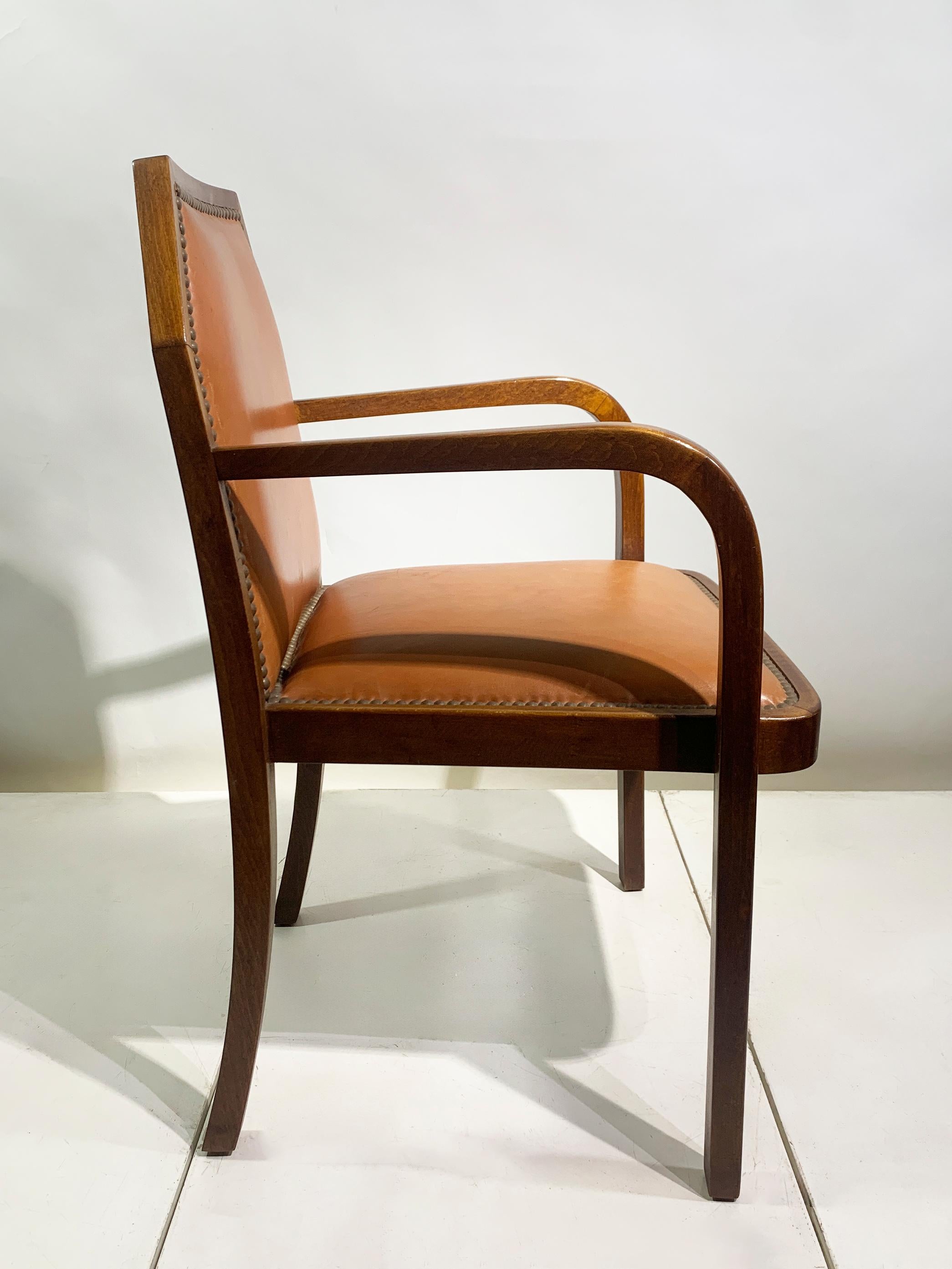 Paire de fauteuils bridge Art Déco, en cuir,  France, Circa 1930's en vente 5