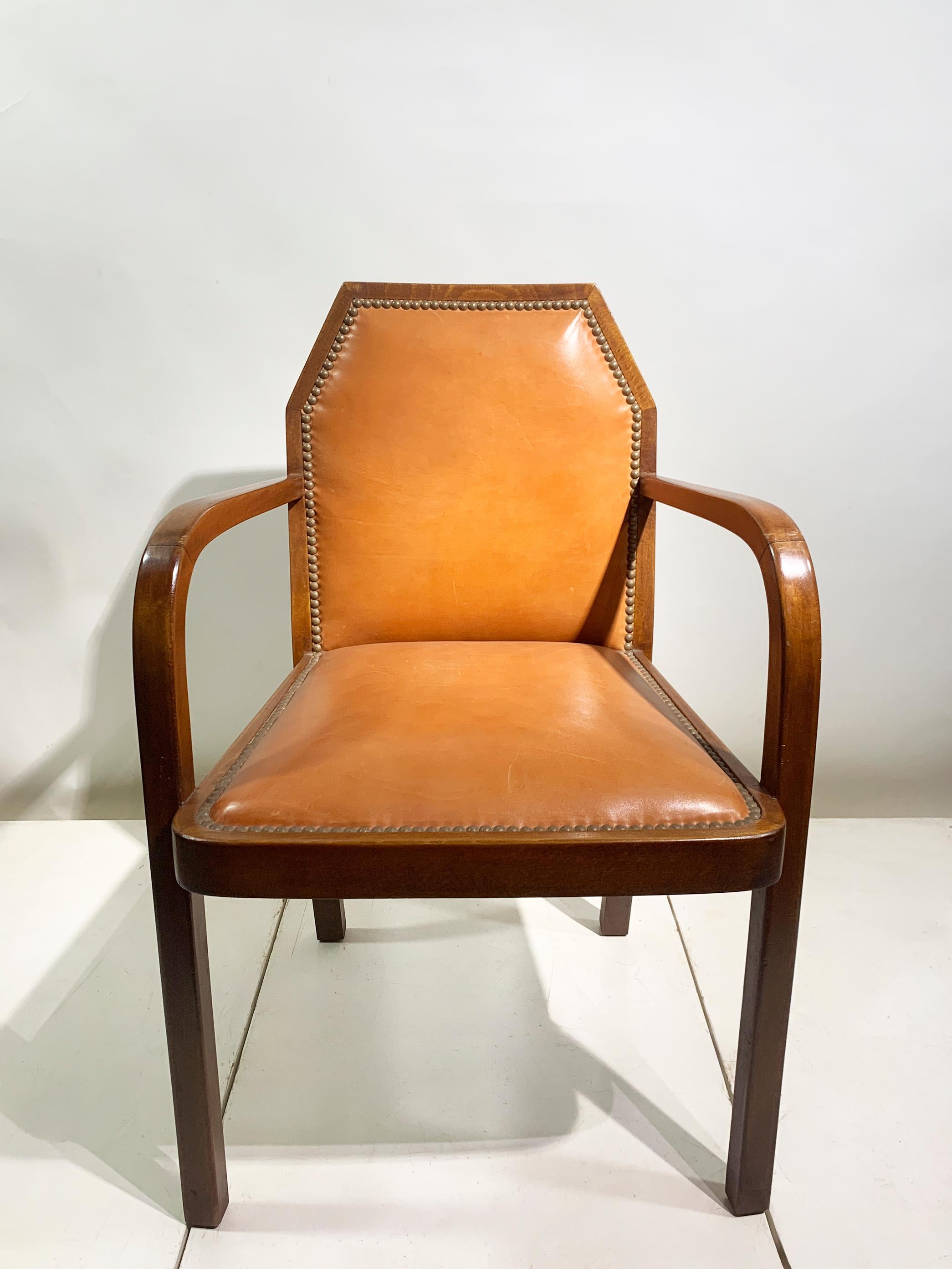Français Paire de fauteuils bridge Art Déco, en cuir,  France, Circa 1930's en vente