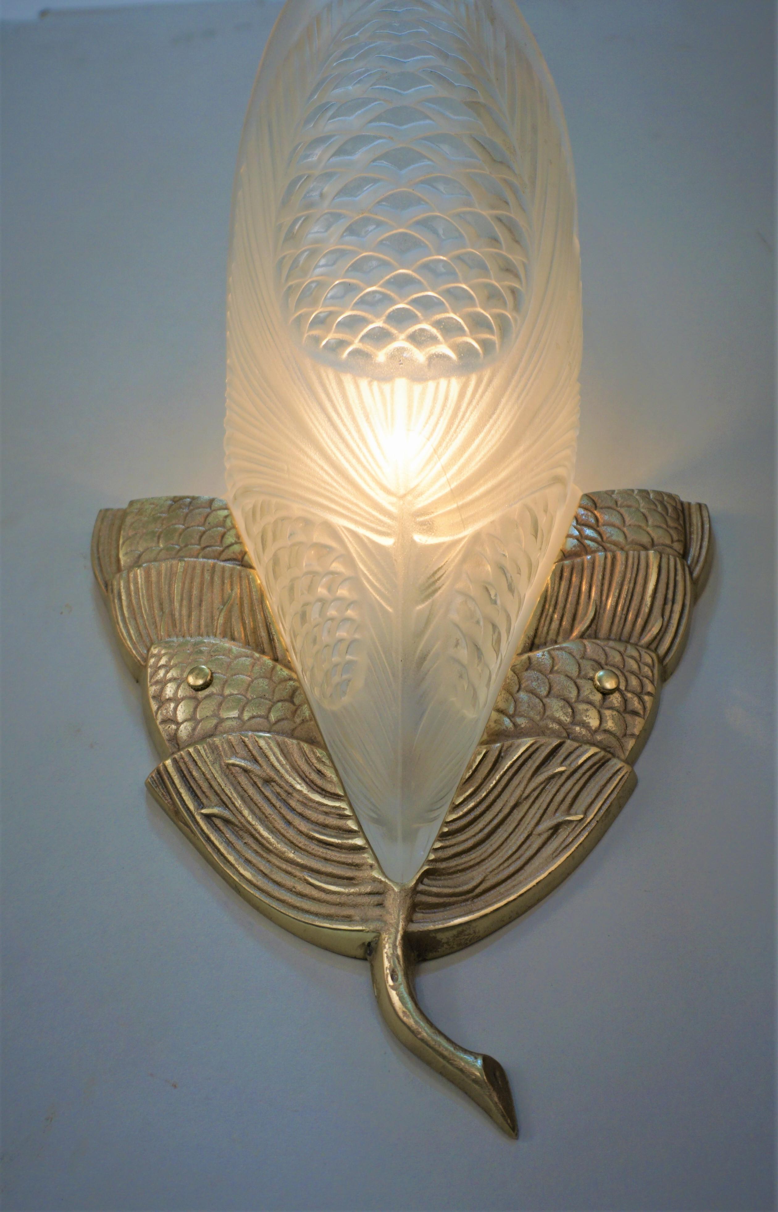 Pair of Art Deco Bronze and Glass Wall Sconces In Good Condition In Fairfax, VA