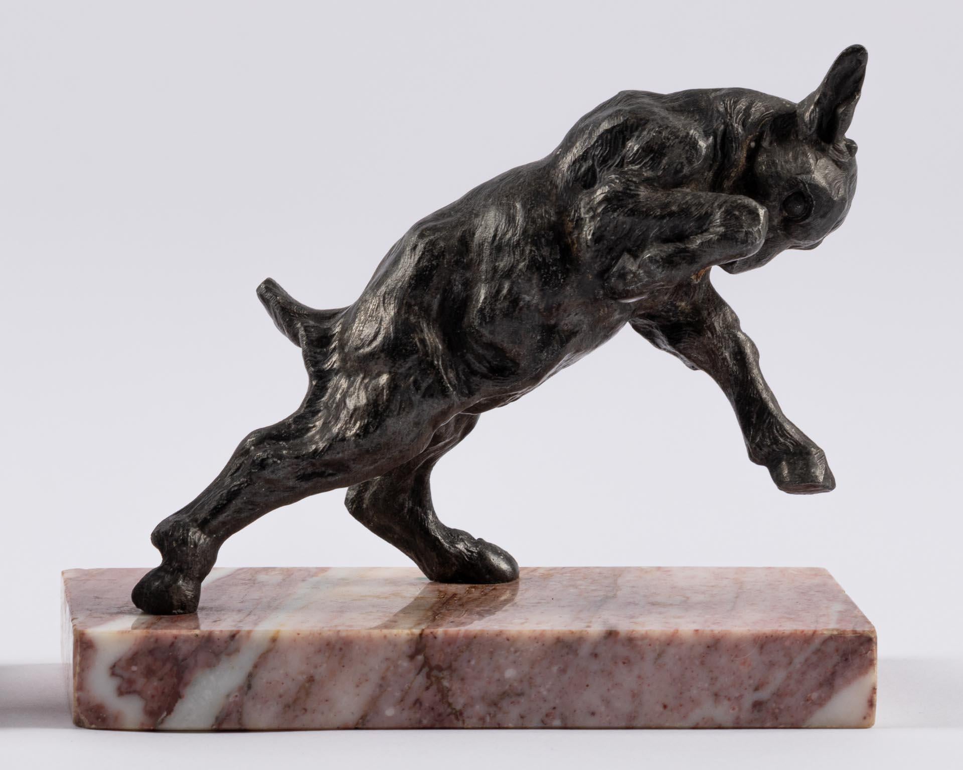 Paire de serre-livres Art Déco en bronze et marbre en forme de chèvre, France, vers 1930 en vente 6