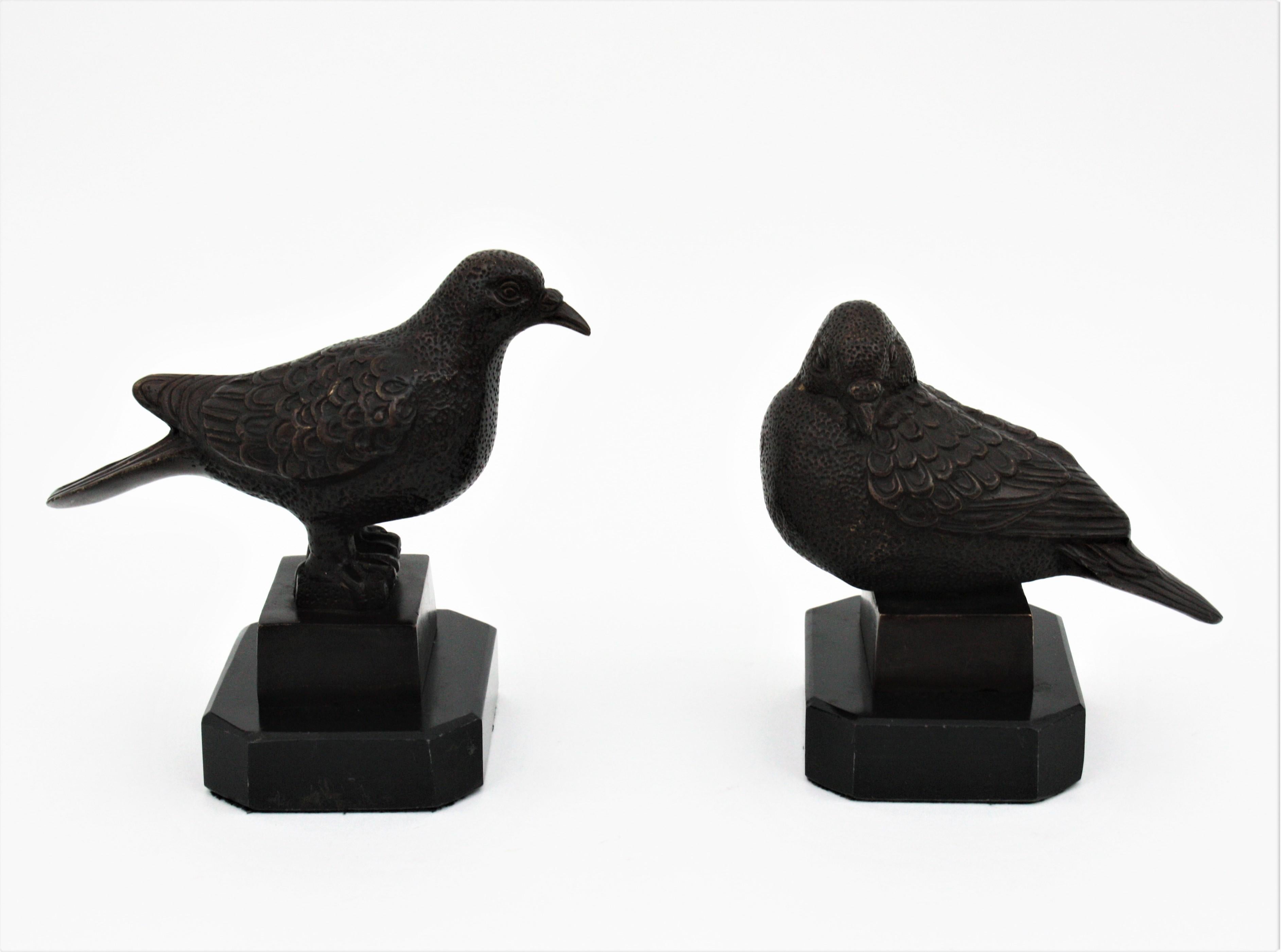 French Pair of Art Deco Bronze Bird Figures on Black Marble Bases For Sale