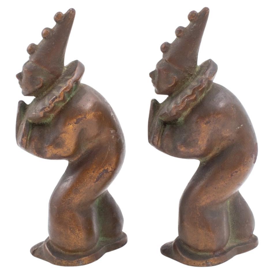 Ein Paar Art-Déco-Bücherstützen mit Clown aus Bronze