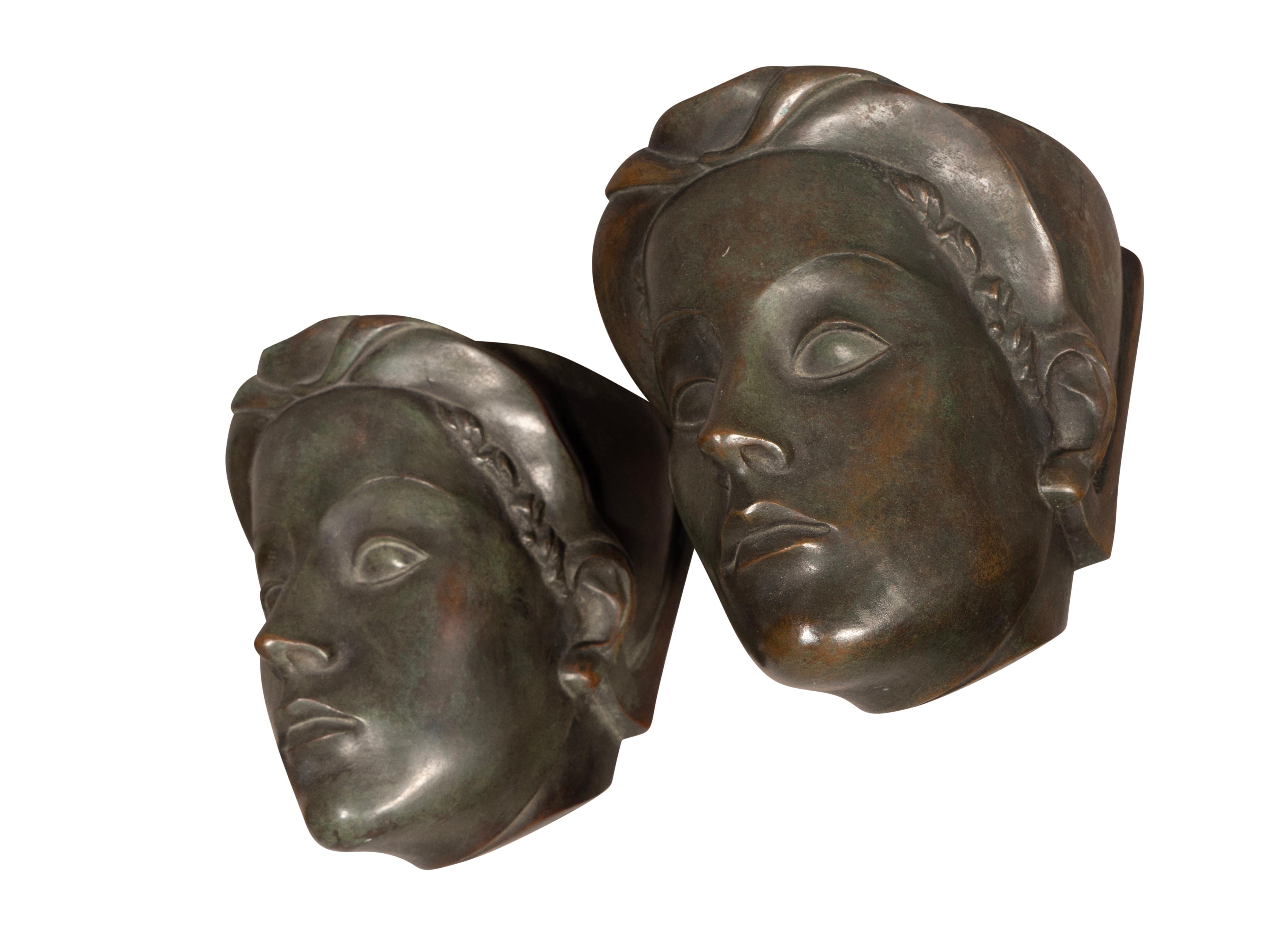 Pareja De Bolsillos De Pared Figurales De Bronce Art Decó 5