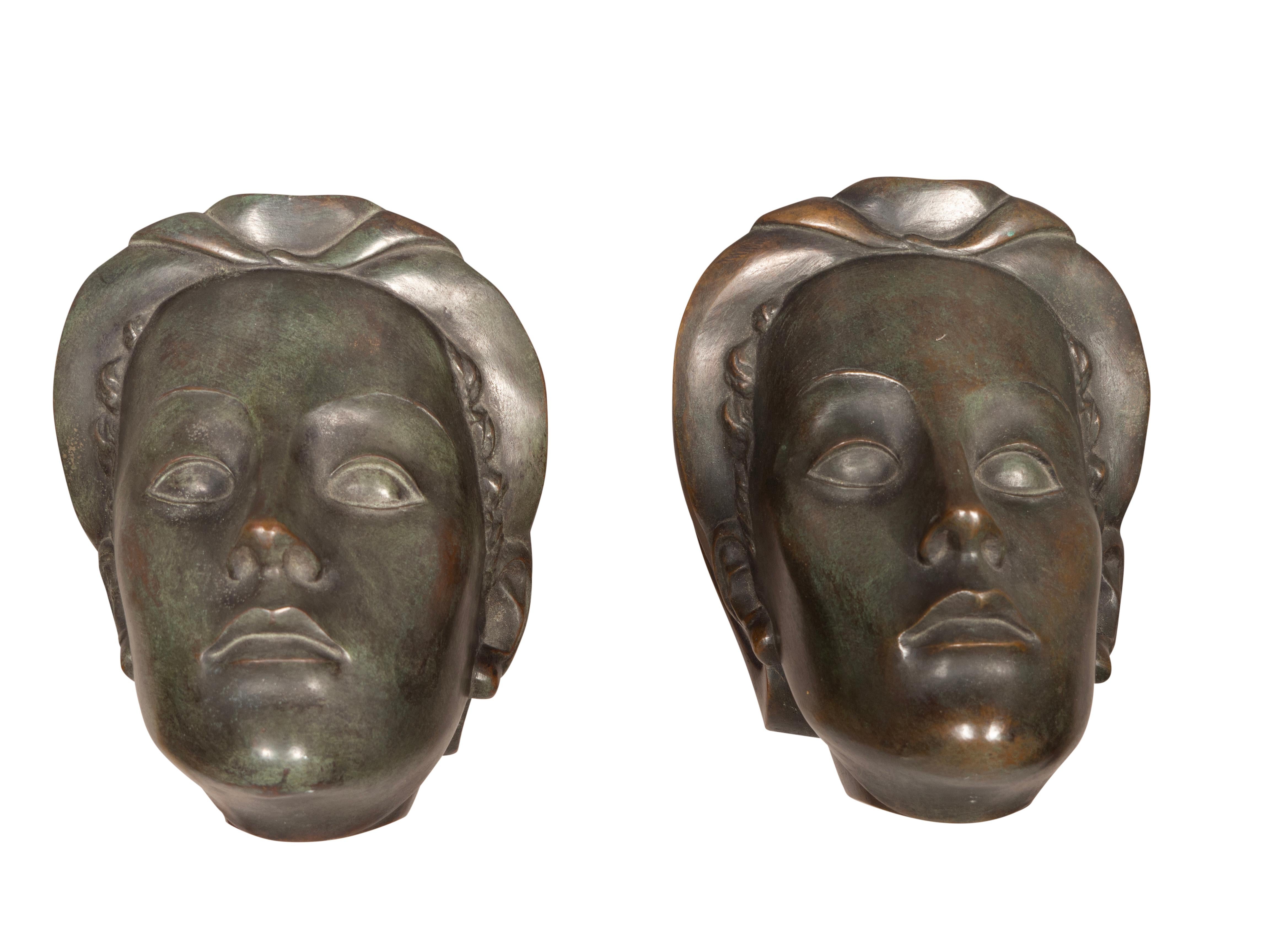 Pareja De Bolsillos De Pared Figurales De Bronce Art Decó 4
