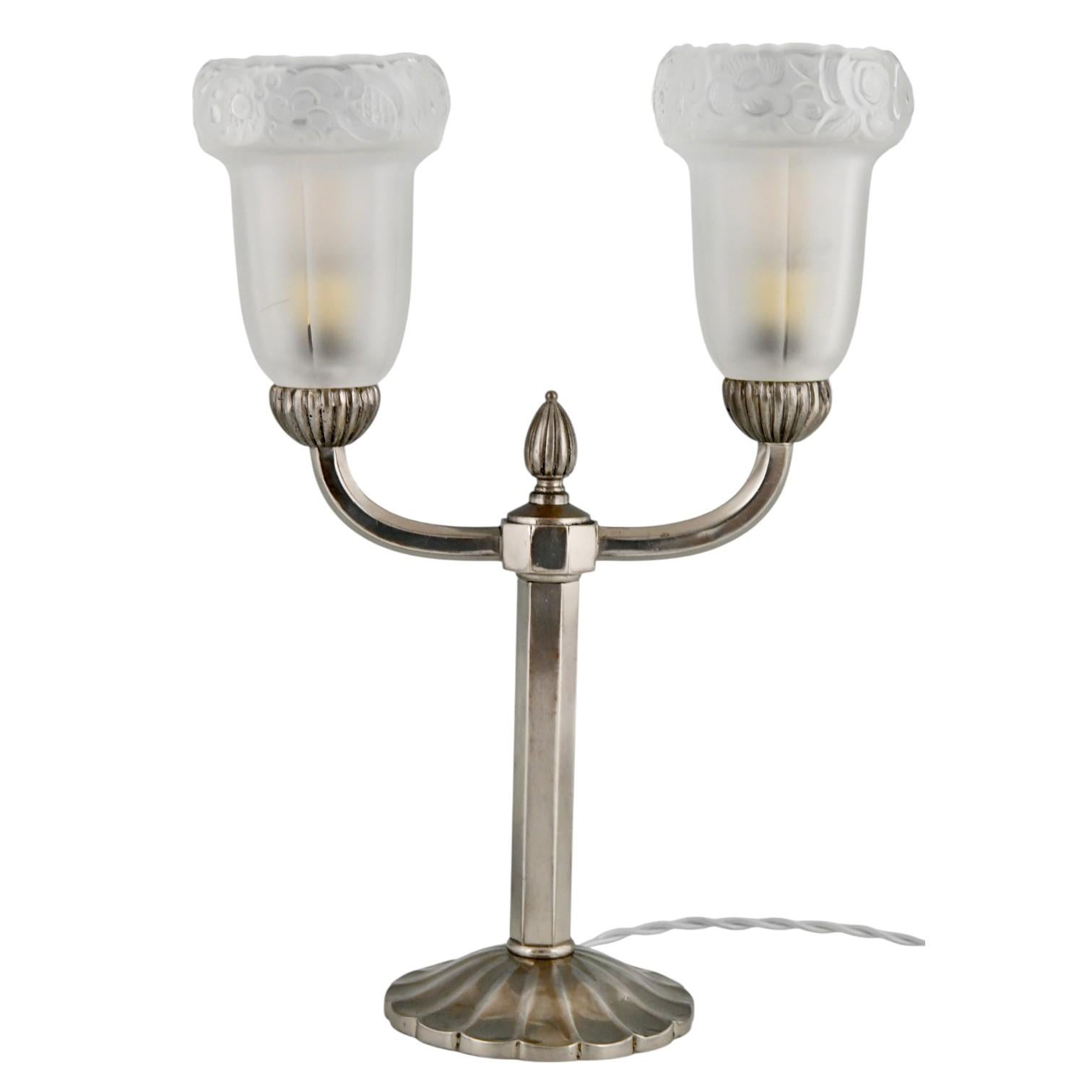 Metà XX secolo Coppia di lampade Art Déco in bronzo Francia 1930 in vendita