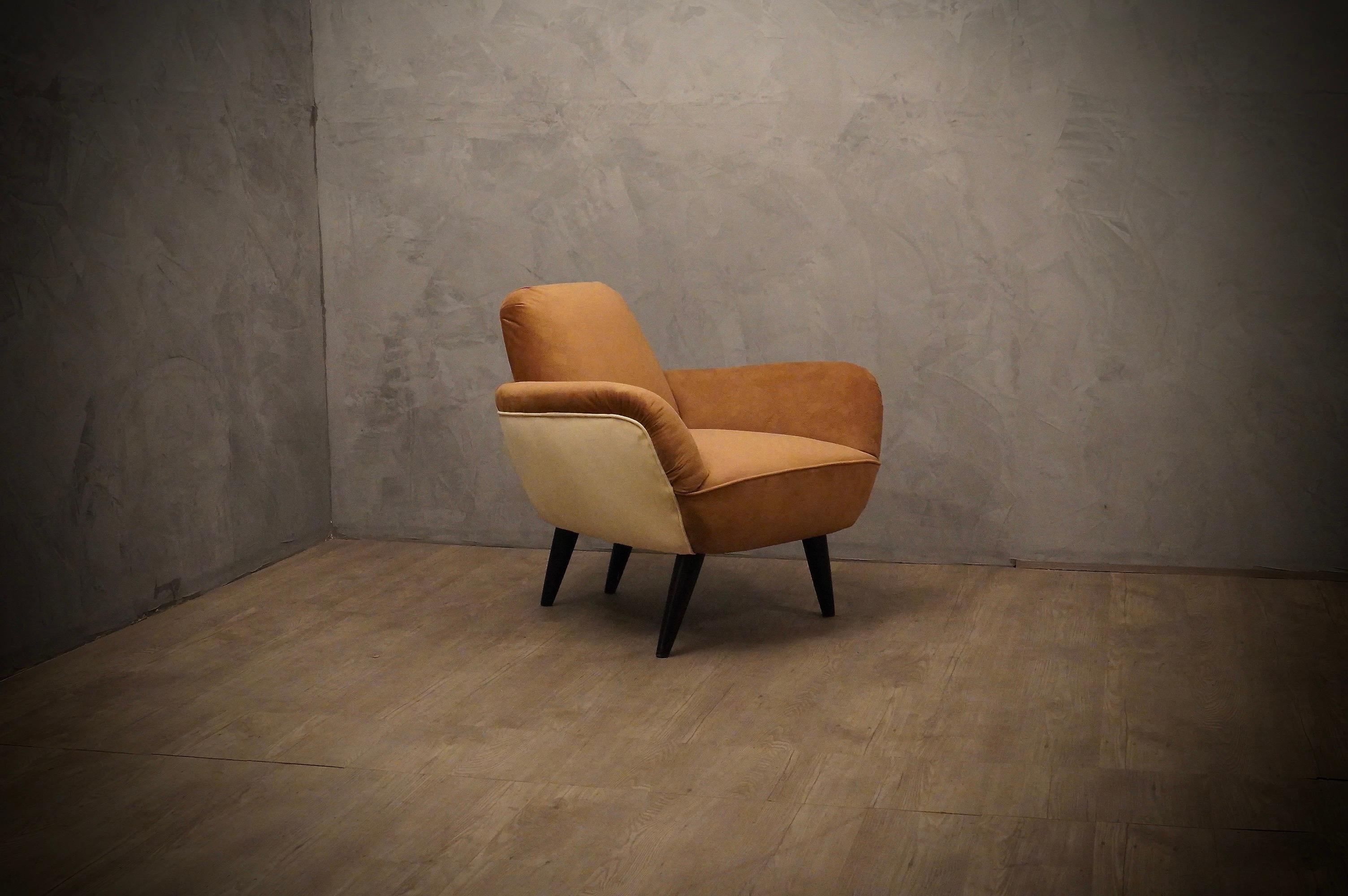 Art Deco Brown and Withe Fabric Italian Club Chairs Armchairs, 1940 In Good Condition In Rome, IT