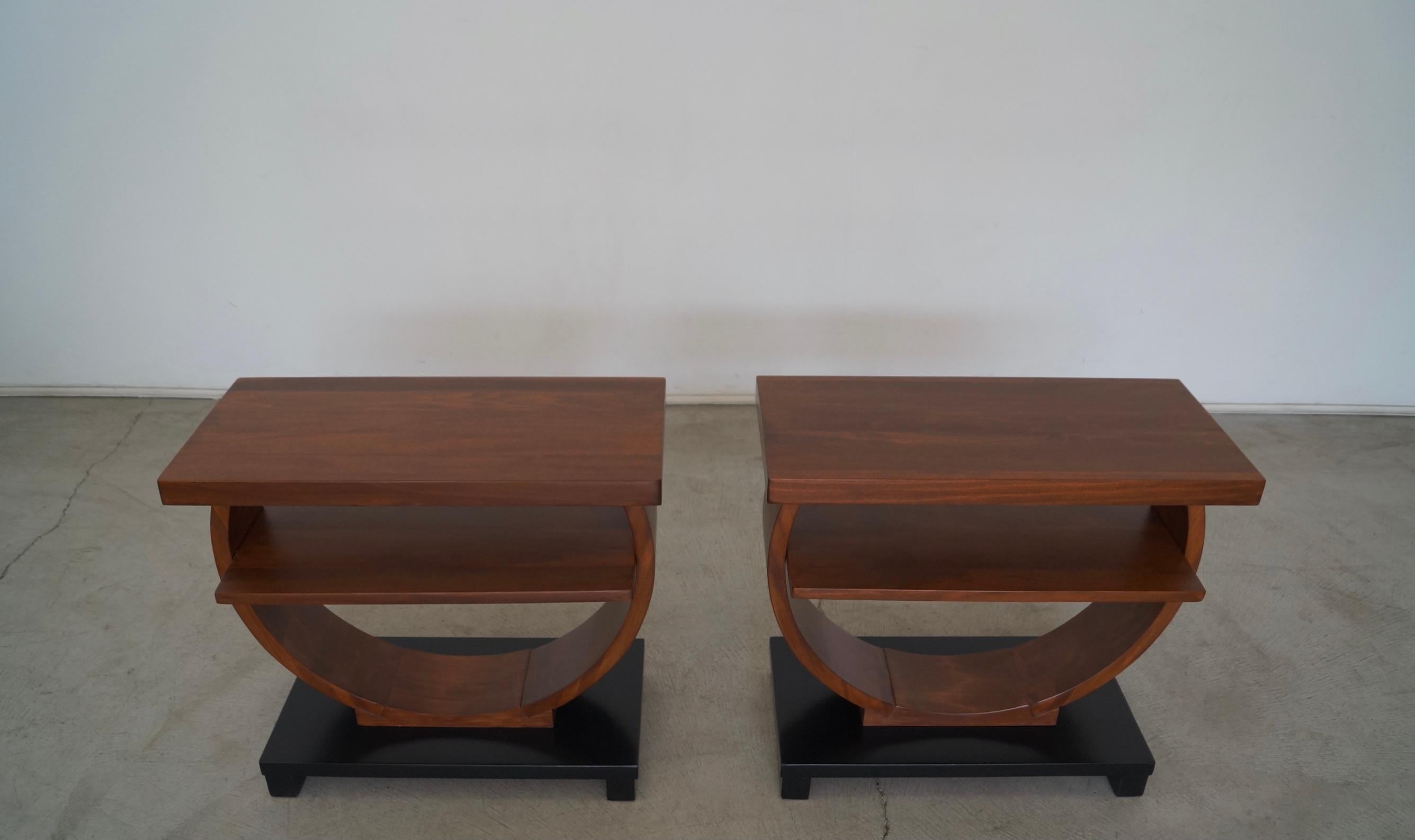 Pair of Art Deco Brown Saltman Side Tables In Excellent Condition In Burbank, CA