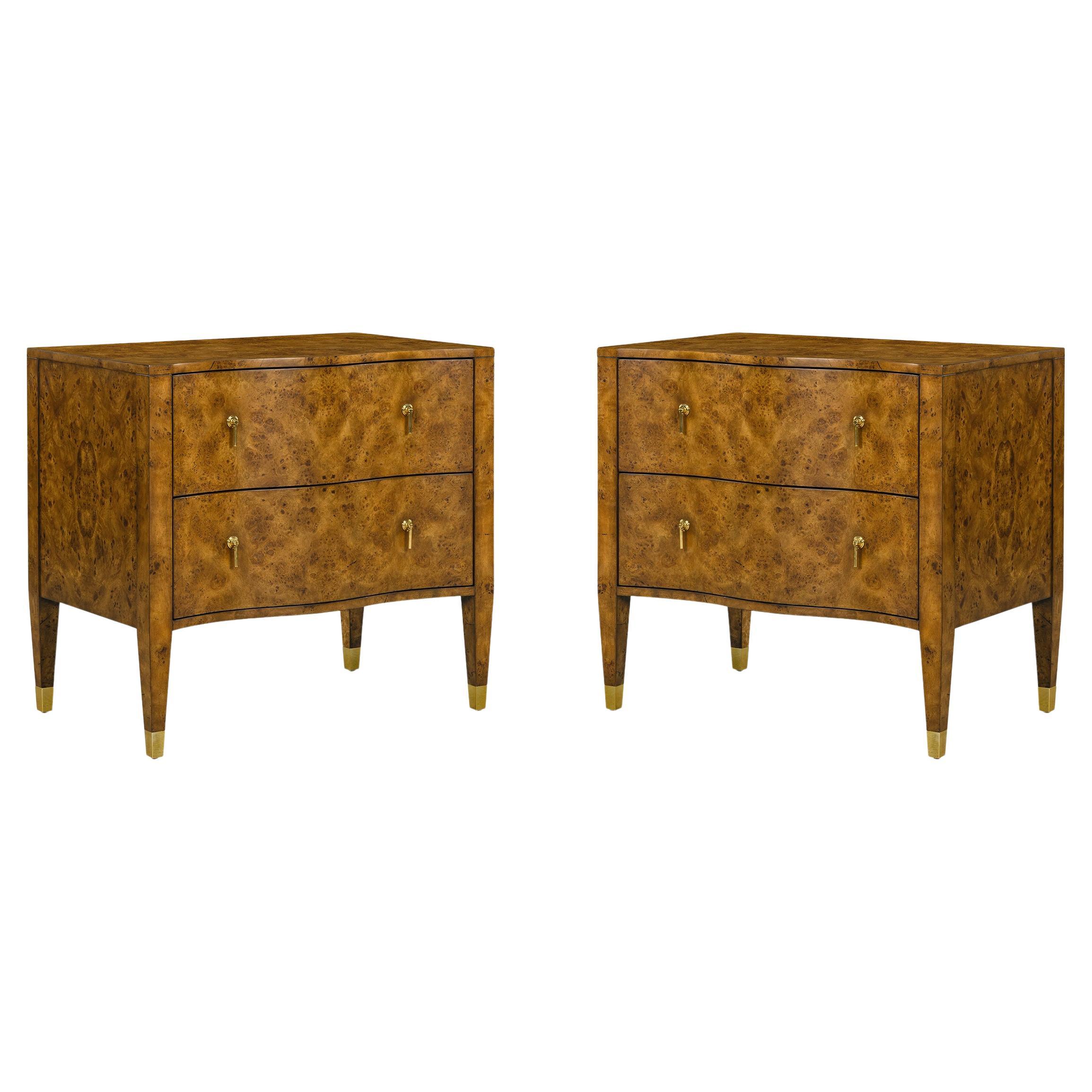 Paire de tables de nuit Art Déco en loupe - Façade serpentine en vente