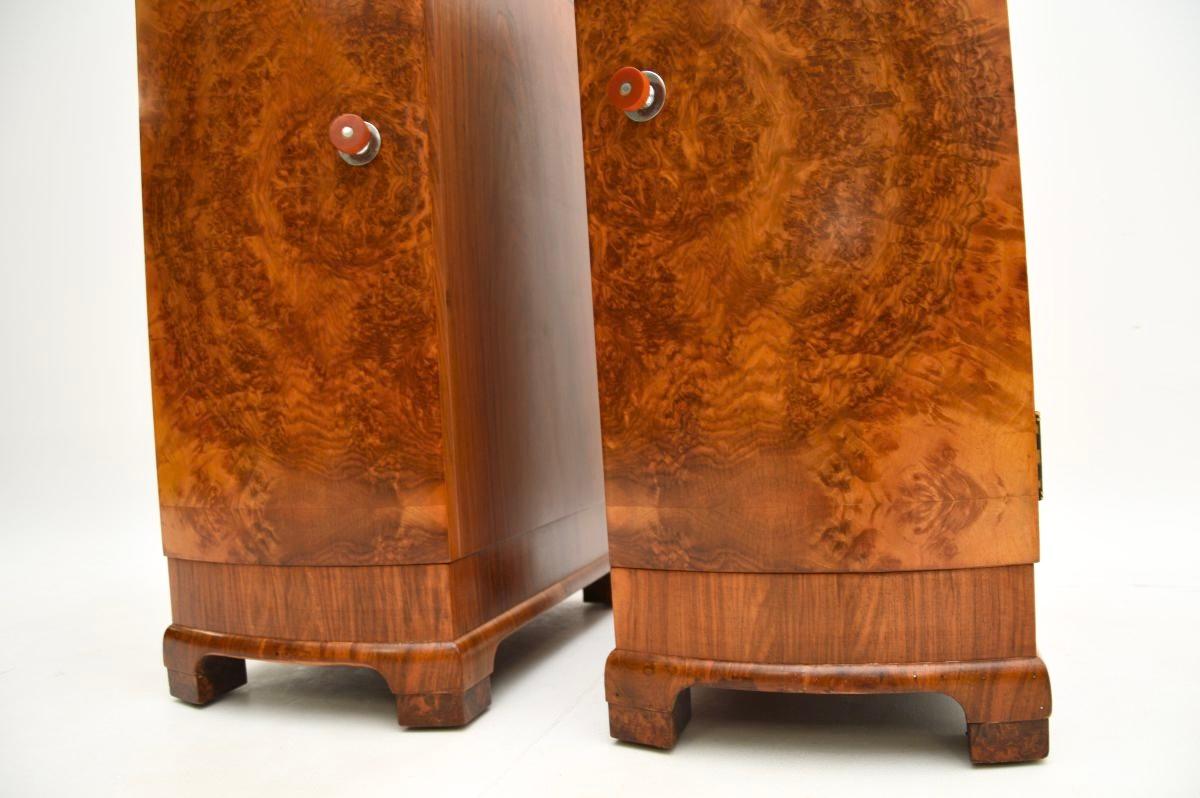 Paar Nachttische aus Wurzelnussholz im Art-Deco-Stil im Angebot 4