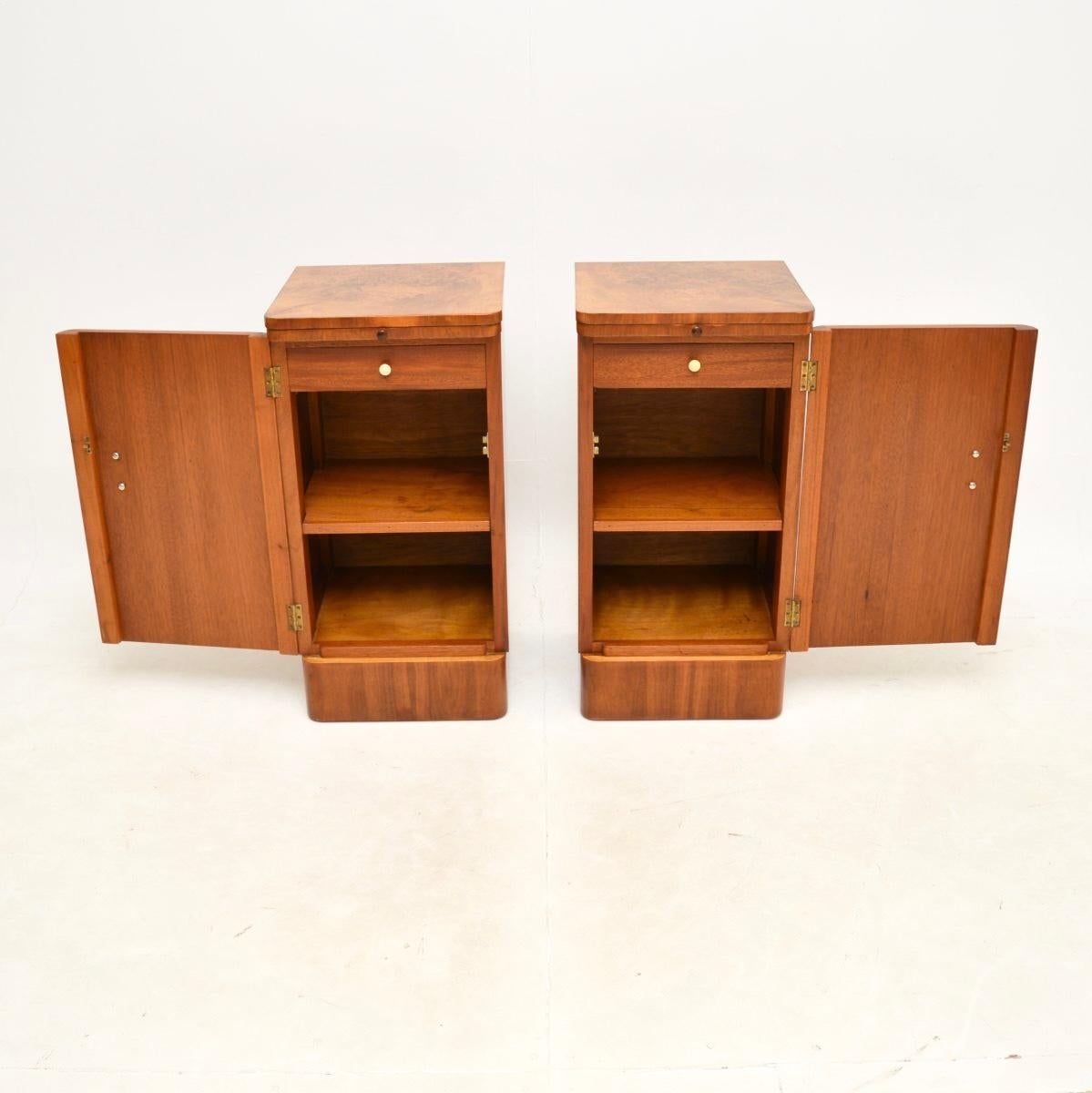 Pair of Art Deco Burr Walnut Bedside Cabinets In Good Condition For Sale In London, GB