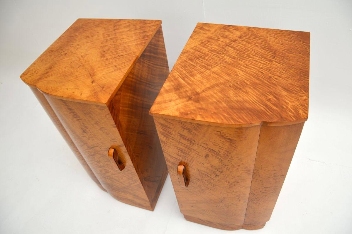 Pair of Art Deco Burr Walnut Bedside Cabinets For Sale 3