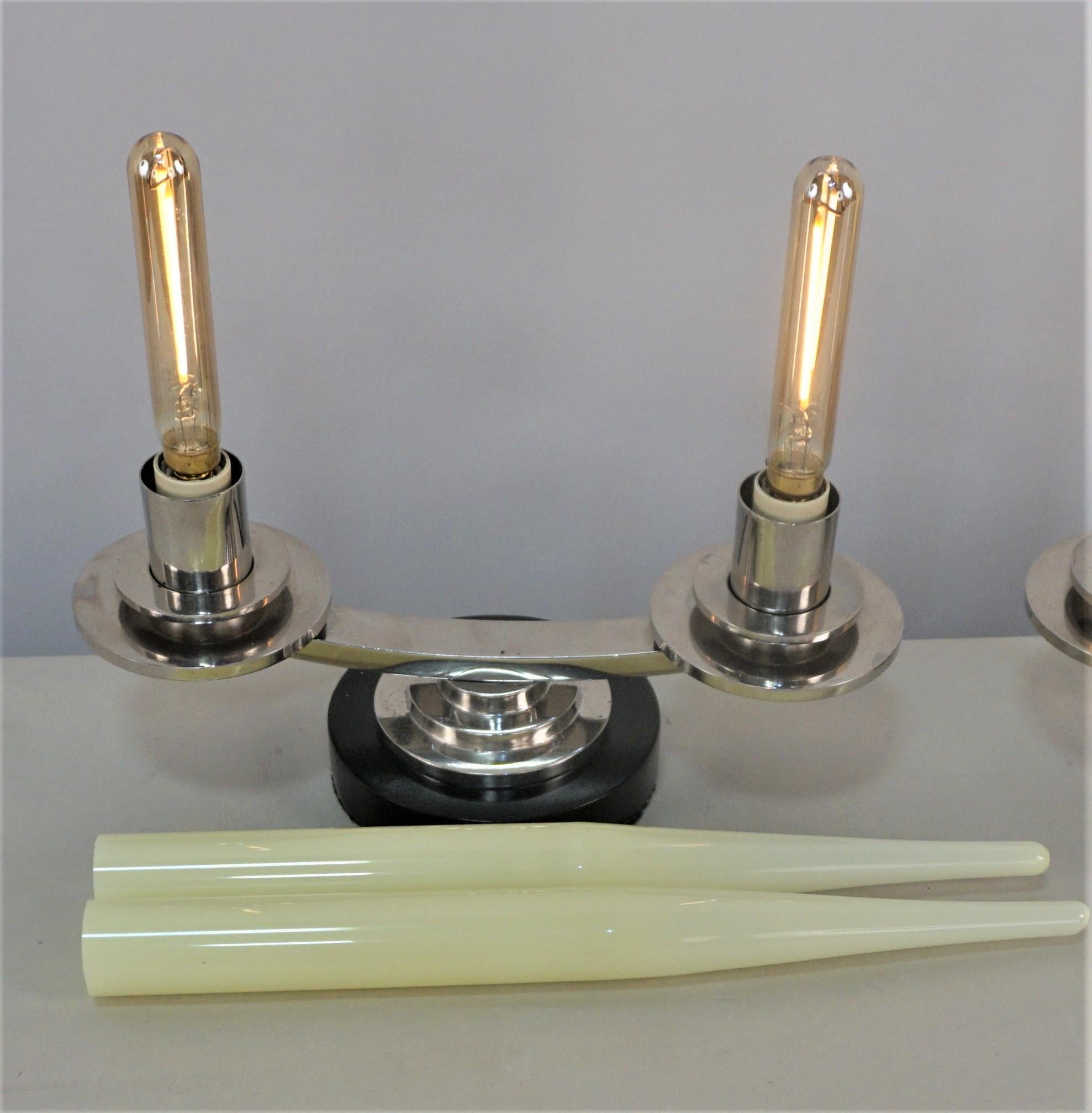 Pair of Art Deco Candelabra Tabel Lamp In Good Condition For Sale In Fairfax, VA