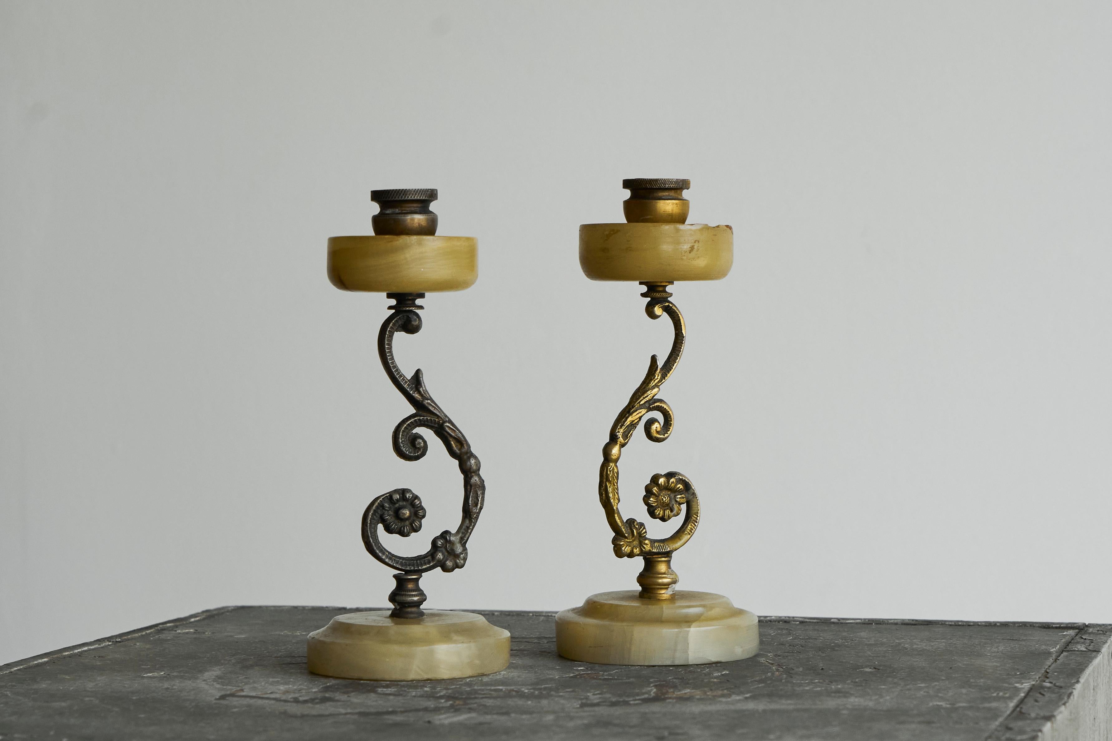 Hand-Crafted Pair of Art Deco Candle Holders in Alabaster and Patinated Brass 1930s For Sale