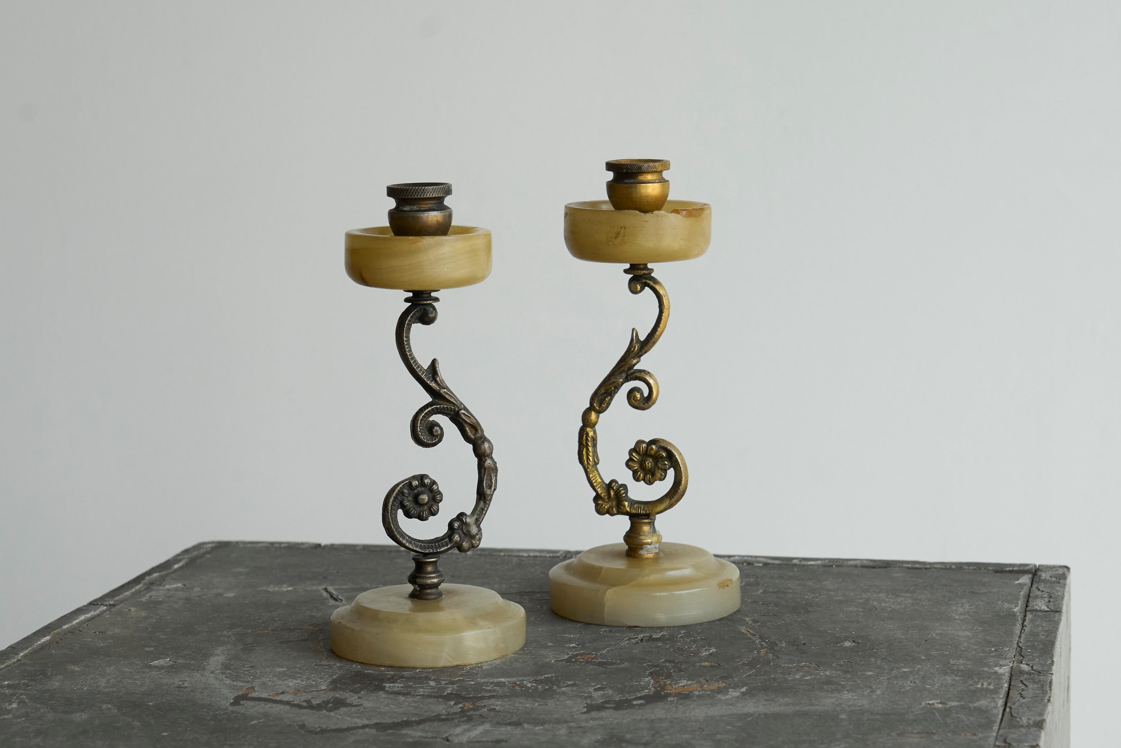 Pair of Art Deco Candle Holders in Alabaster and Patinated Brass 1930s For Sale 1