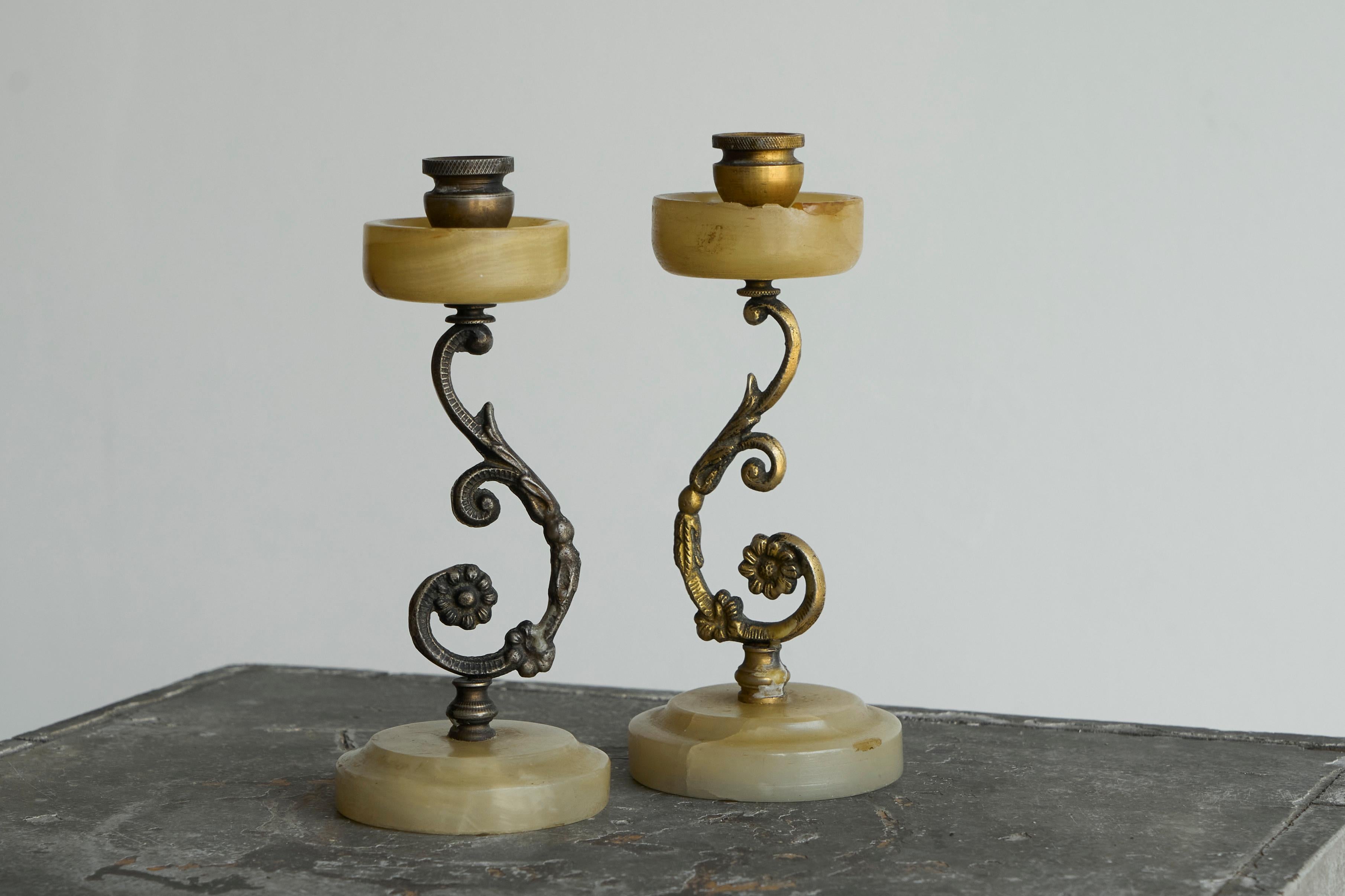 Pair of Art Deco Candle Holders in Alabaster and Patinated Brass 1930s For Sale 3