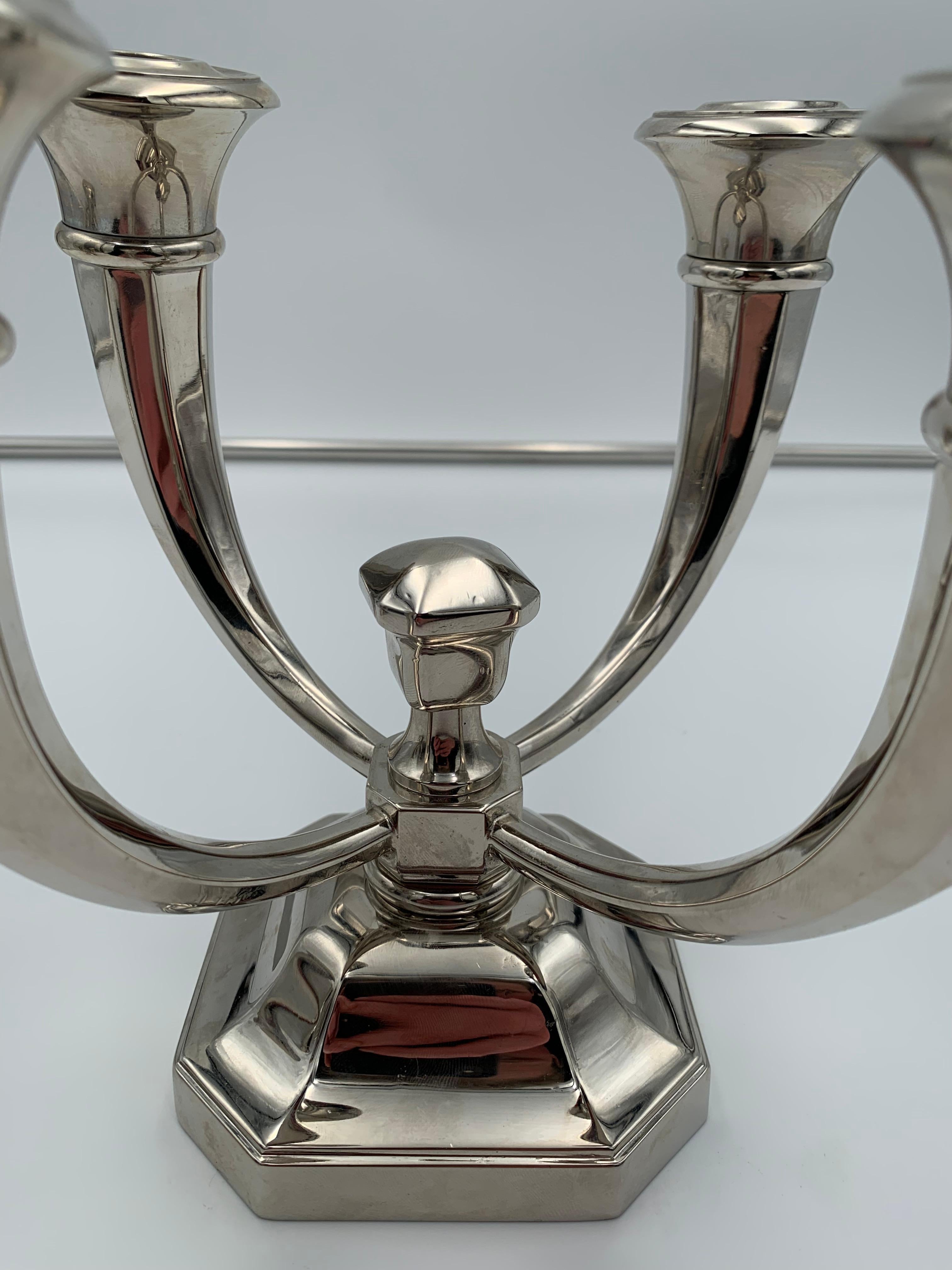 Milieu du XXe siècle Paire de chandeliers Art Déco de J. Leleu, en nickel et bronze, France, vers 1930 en vente