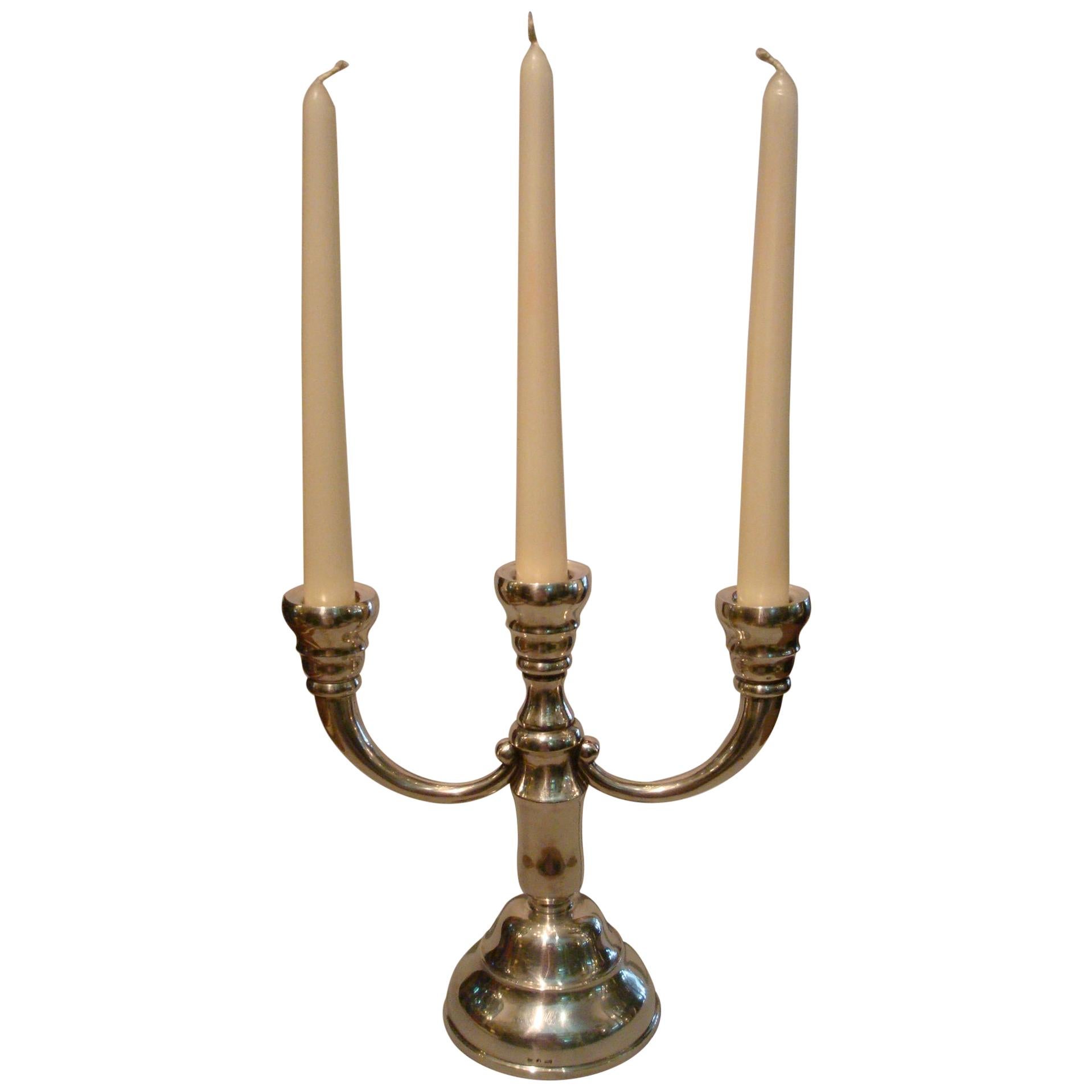 Coppia di candelabri Art Deco in argento italiano, anni '20 circa