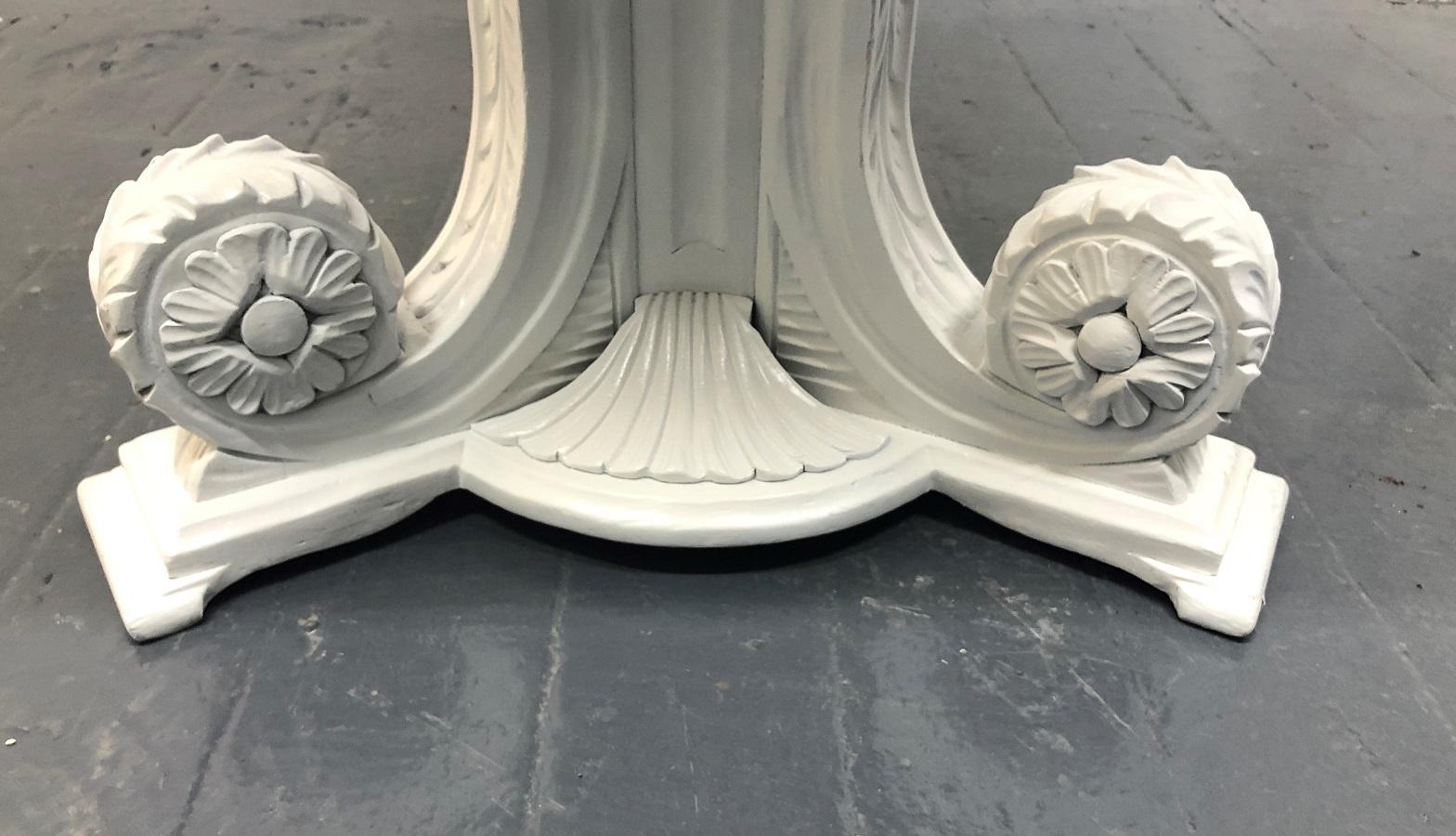 Paar Art-Déco-Tische mit Carrara-Marmorplatte im Angebot 1
