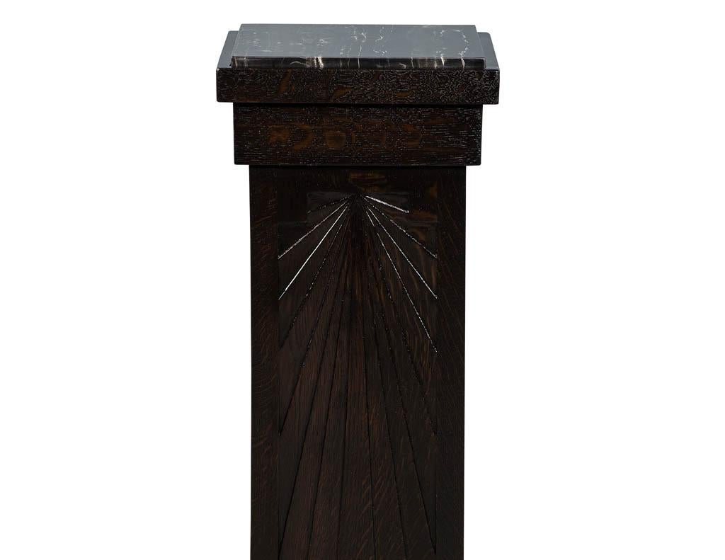 Pair of Art Deco Carved Column Pedestal Stands In Good Condition For Sale In North York, ON
