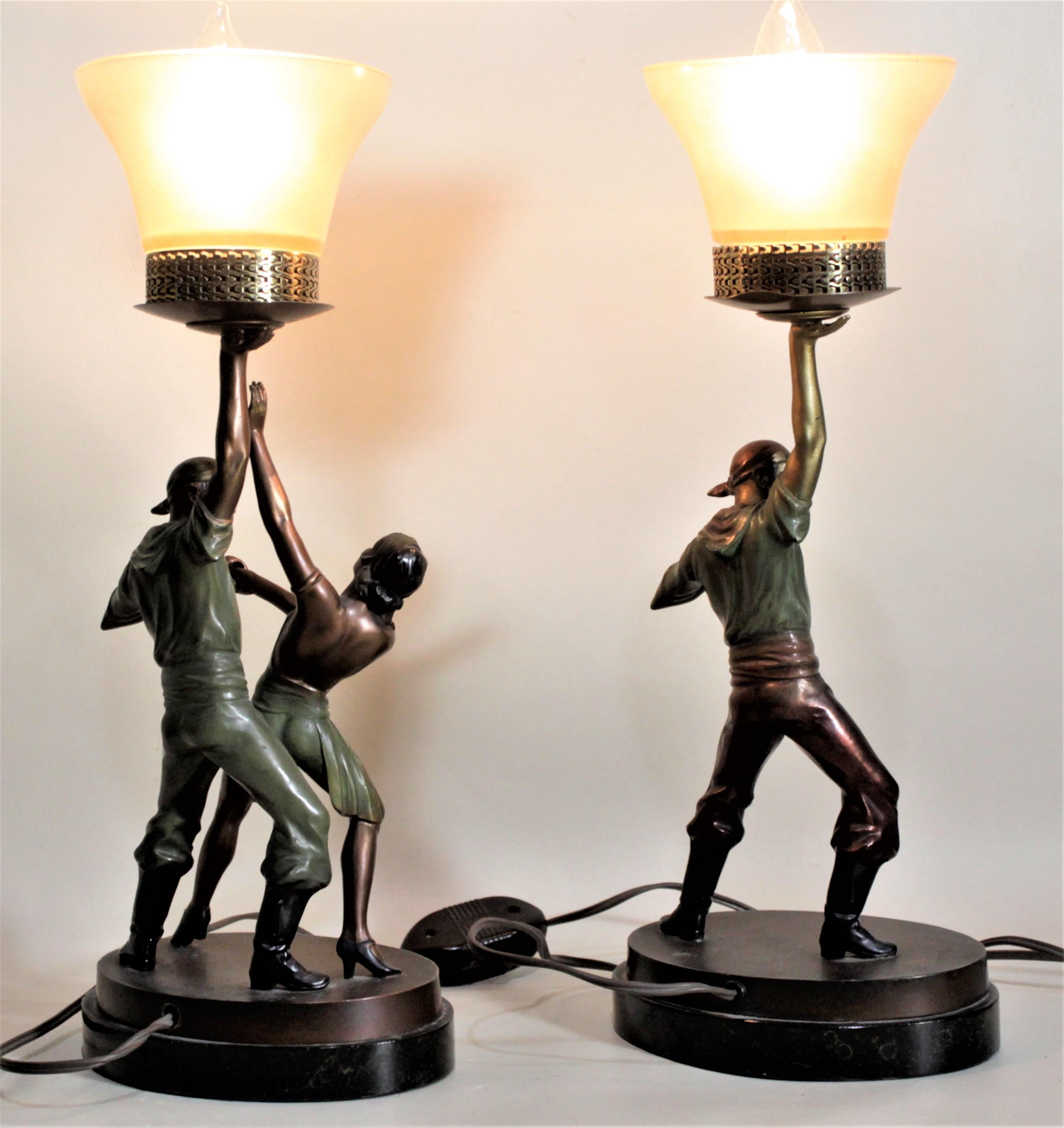 Paar gegossene und kalt bemalte figurale Piraten-Tischlampen aus dem Art déco im Zustand „Gut“ im Angebot in Hamilton, Ontario