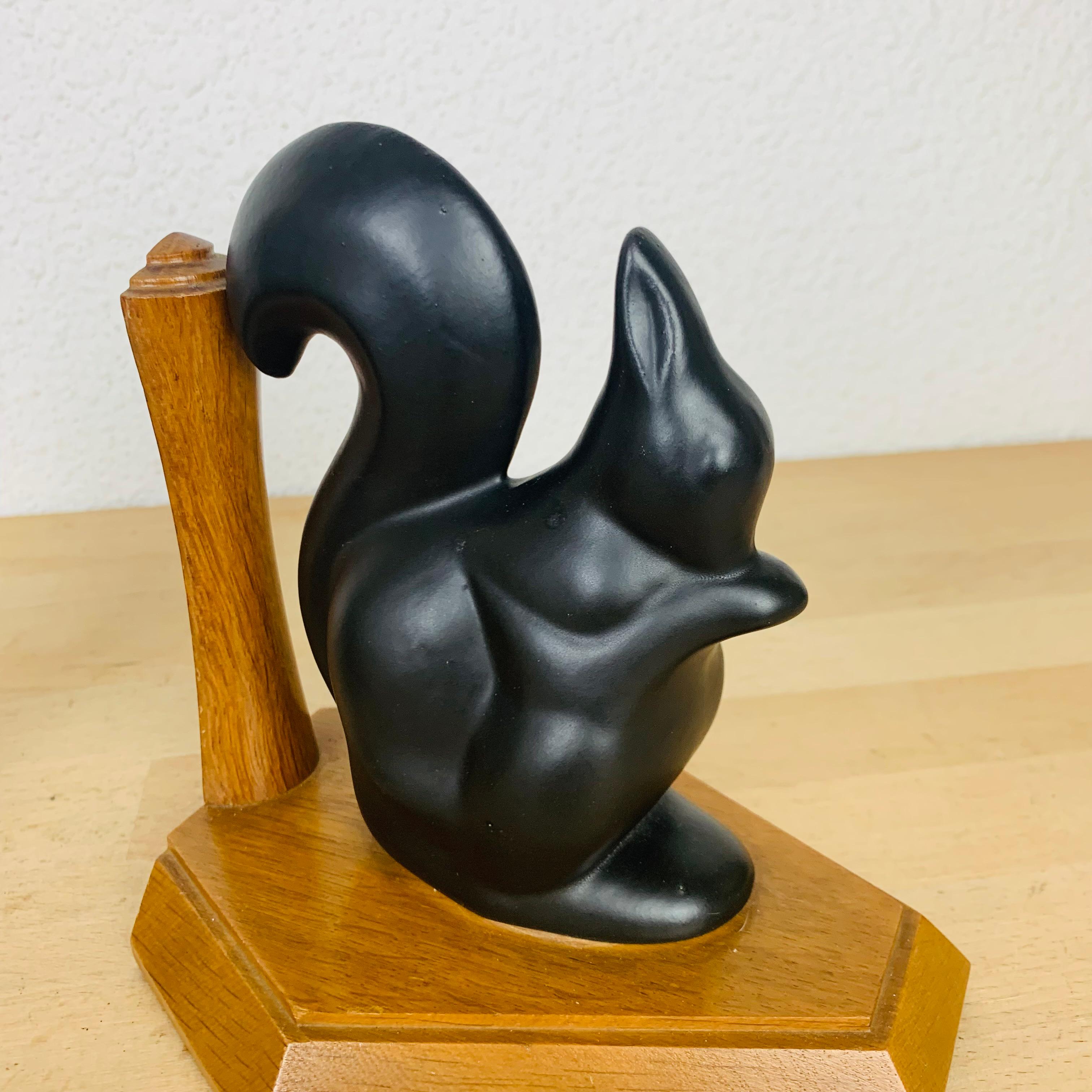 Pair of Art Deco ceramic Squirrels bookends, 1940's, France, animals For Sale 6