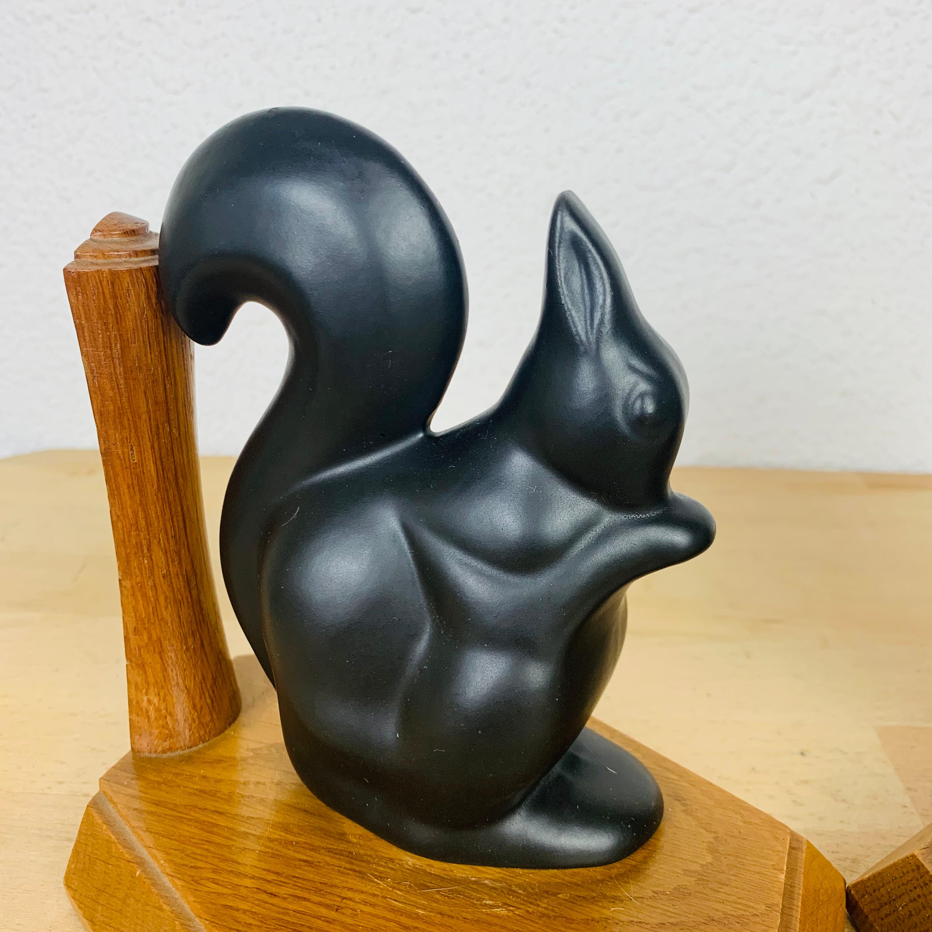 Pair of Art Deco ceramic Squirrels bookends, 1940's, France, animals For Sale 3