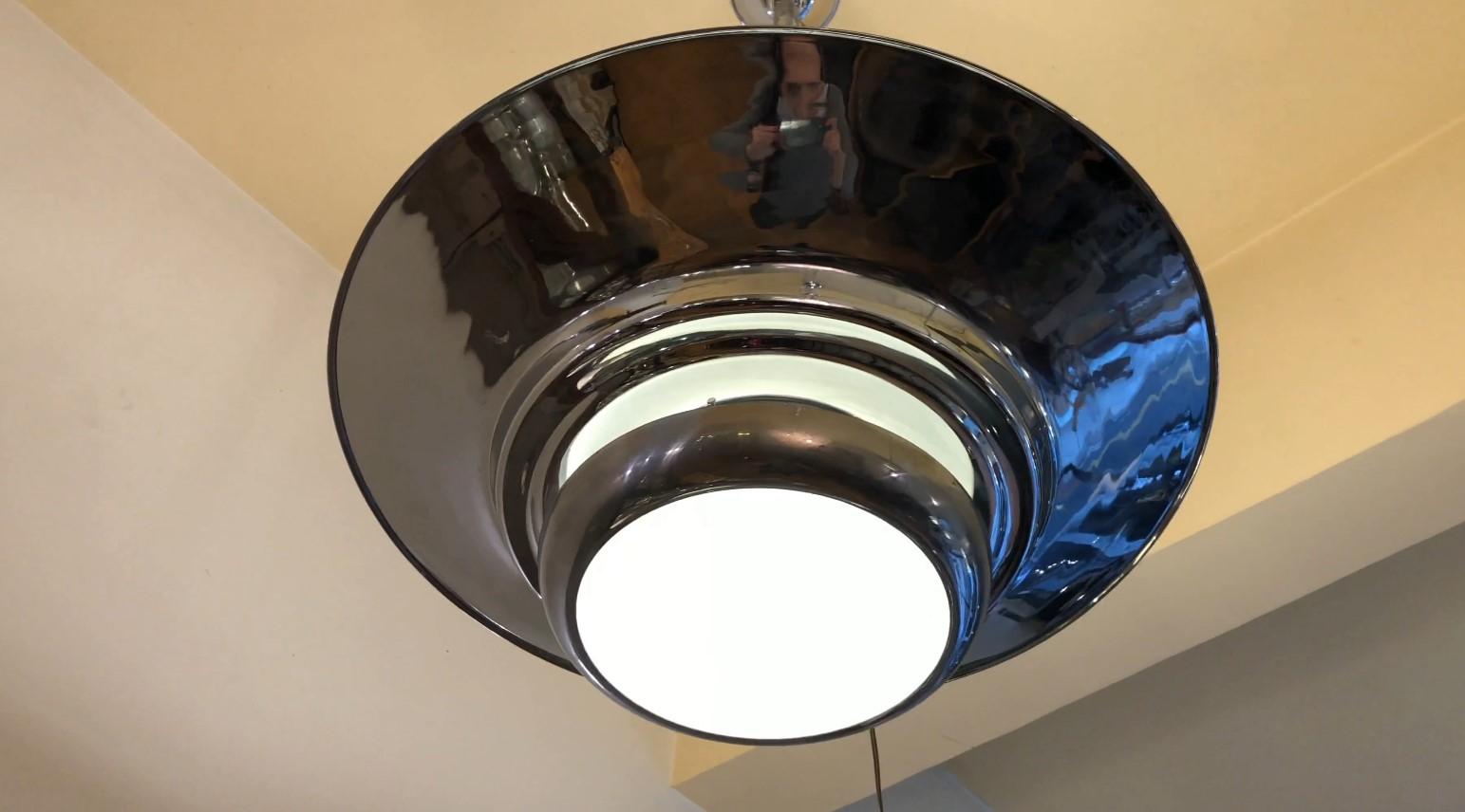 Coppia di lampadari Art Deco in opalina e cromo, stile, 1935 in vendita 1