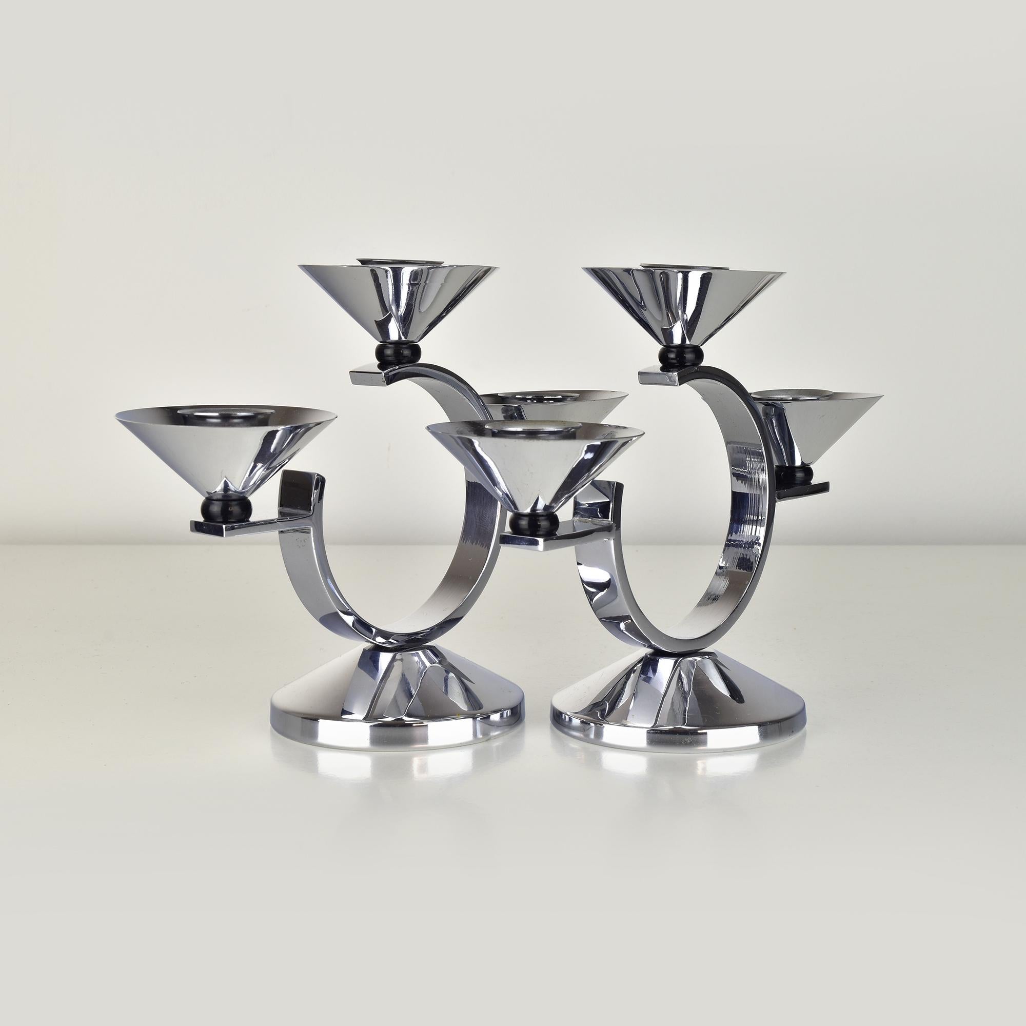 Pair of Art Deco Chrome Candleholders with Black Bakelite Accents Modernist In Good Condition For Sale In Bad Säckingen, DE