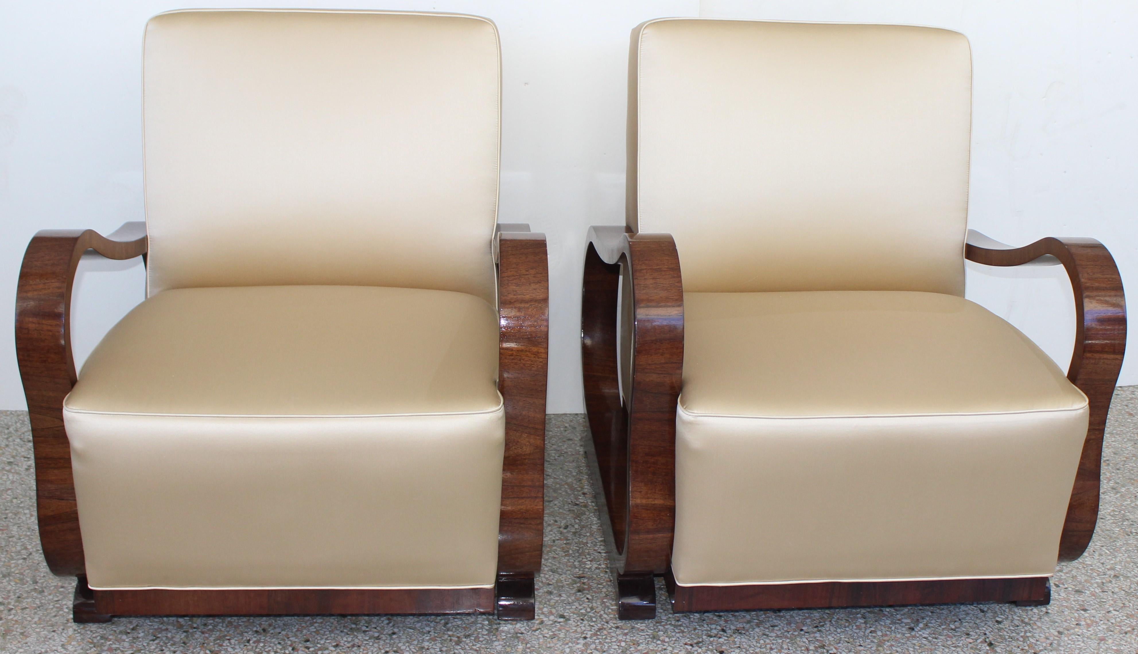 20th Century Pair of Art Deco Club Chairs Attributed to Jindřich Halabala