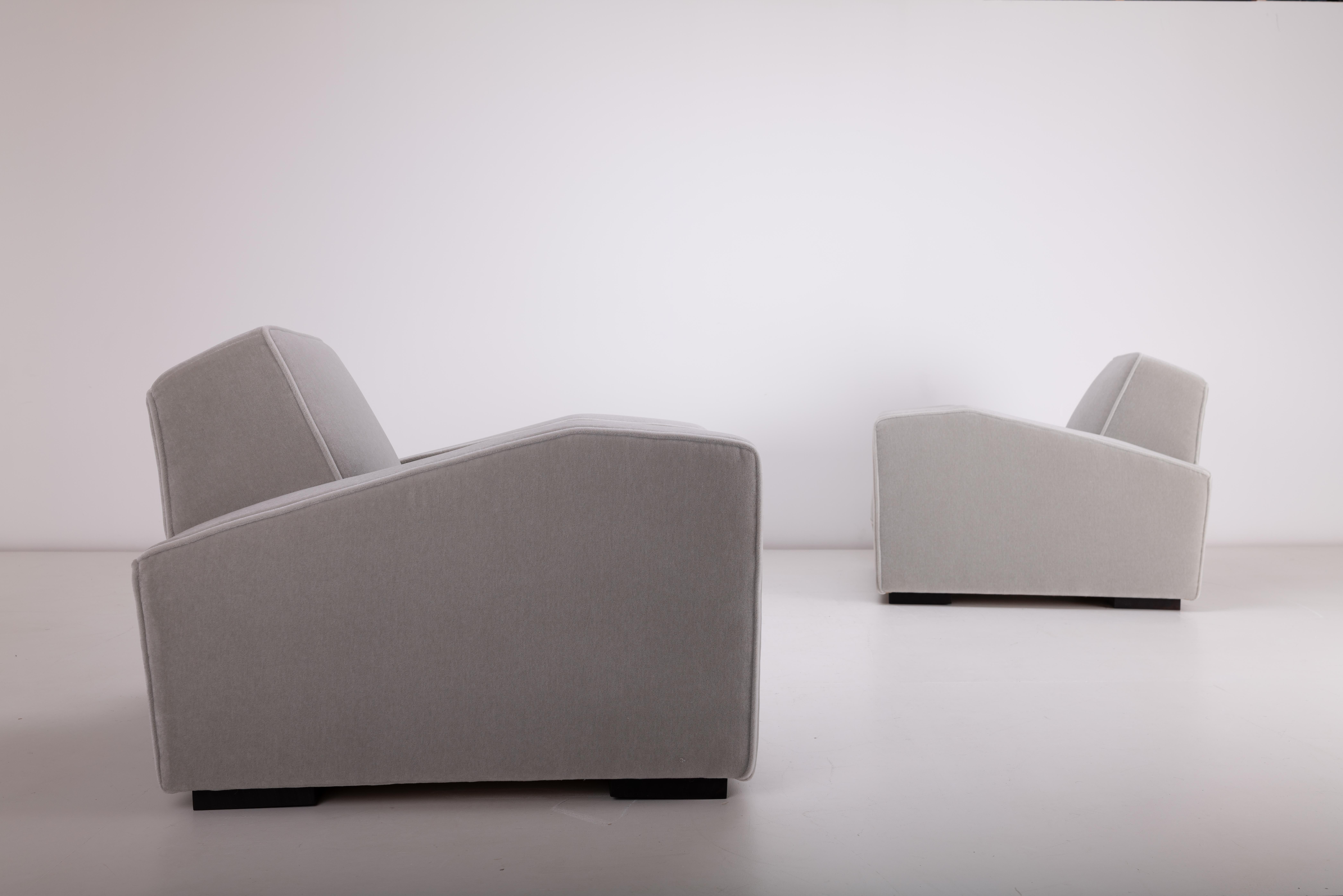 Metà XX secolo Coppia di sedie da club Art Deco di Bowmans of London 1935 in velluto di mohair