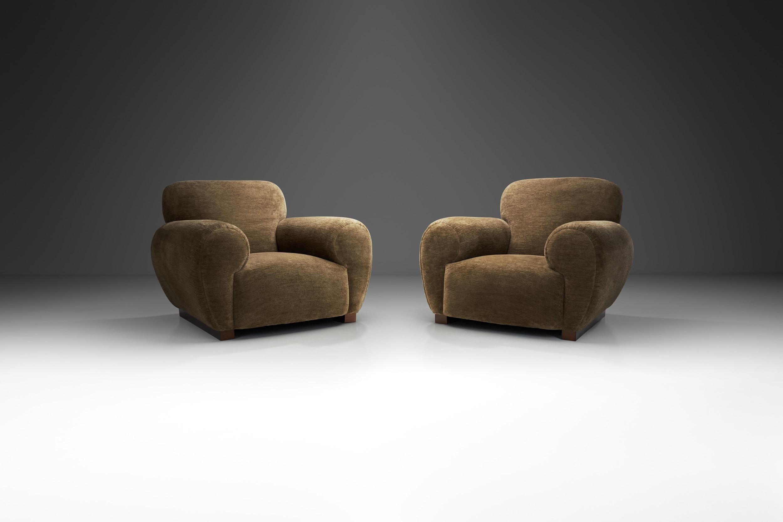 Belgian Pair of Art Deco Club Chairs by De Coene Frères, Belgium 20th Century For Sale