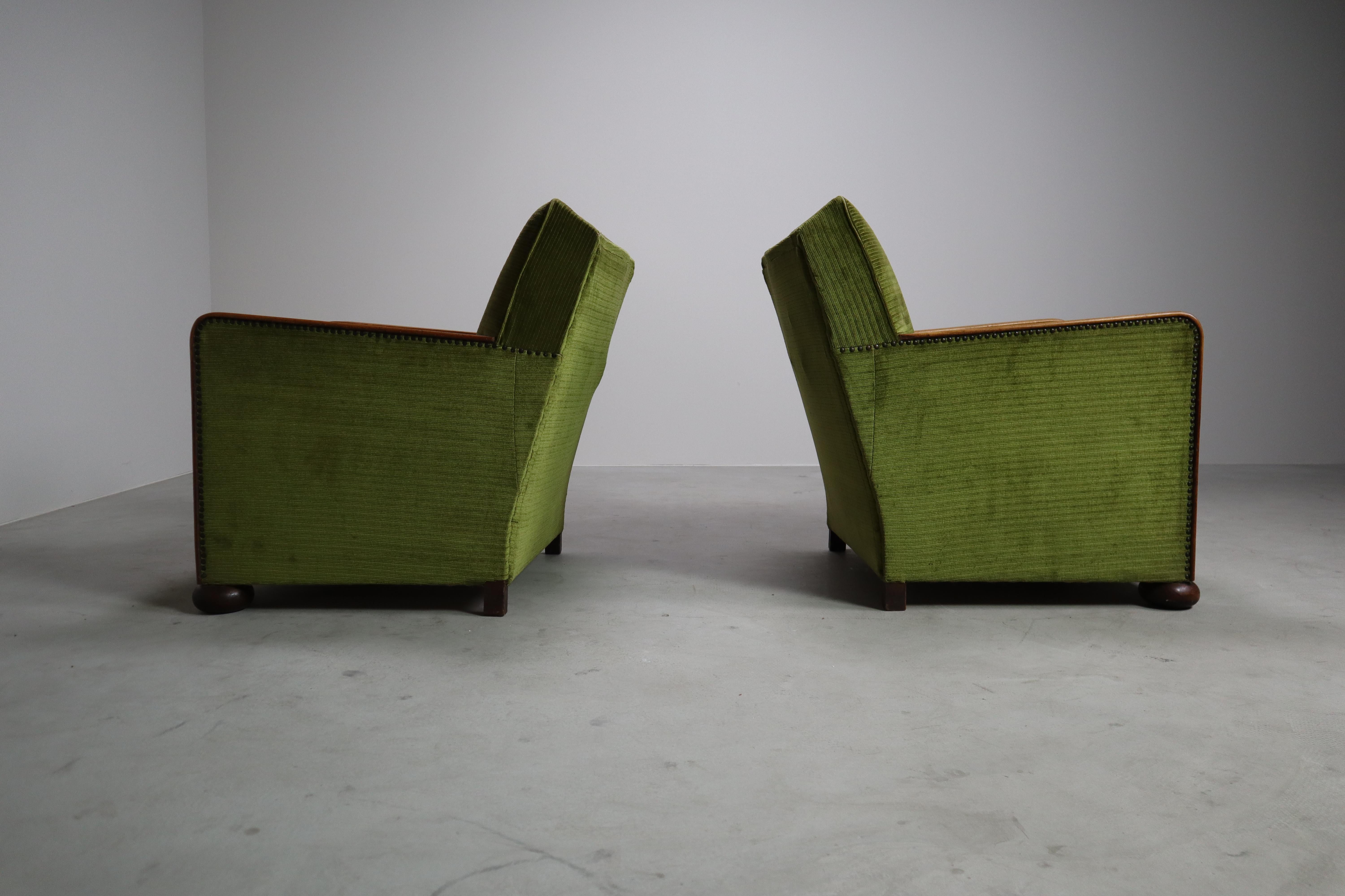 Coppia di poltrone club in stile Art Déco, 1930 circa in vendita 4