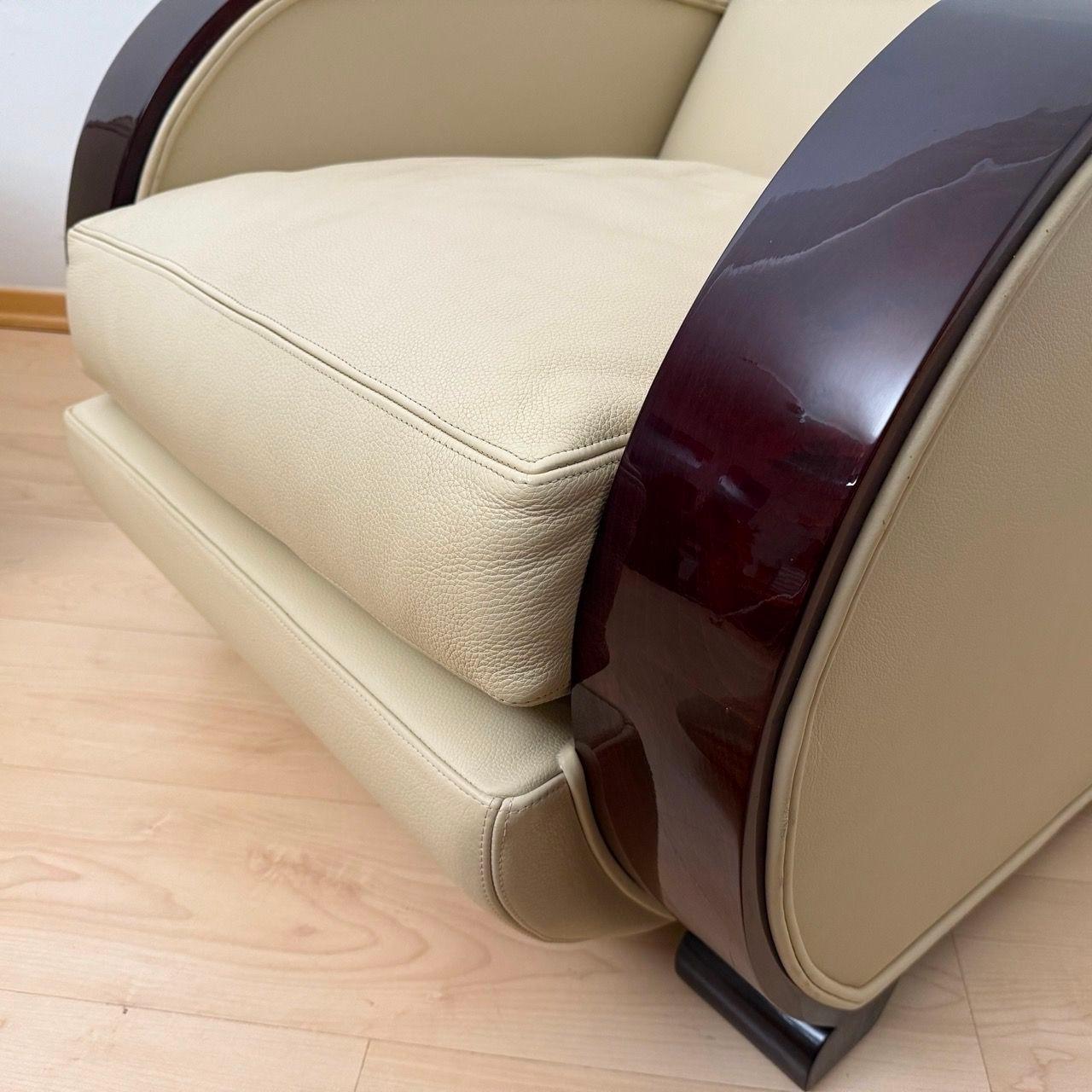 Pair of Art Deco Club Chairs, Cream Leather, Lacquered Wood, France circa 1930 For Sale 7