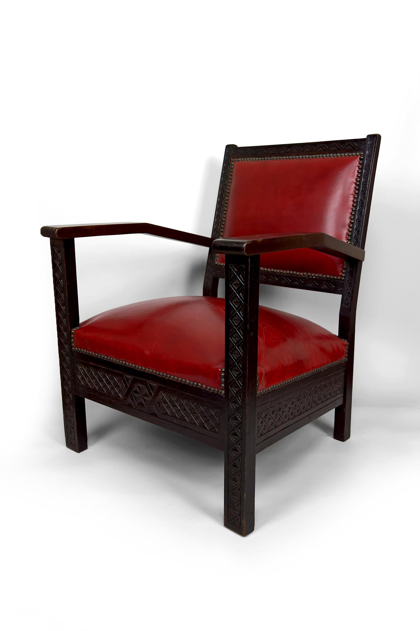 Pair of Art Deco Colonial Armchairs in Carved Wood, French Algeria, Circa 1930 In Good Condition For Sale In VÉZELAY, FR