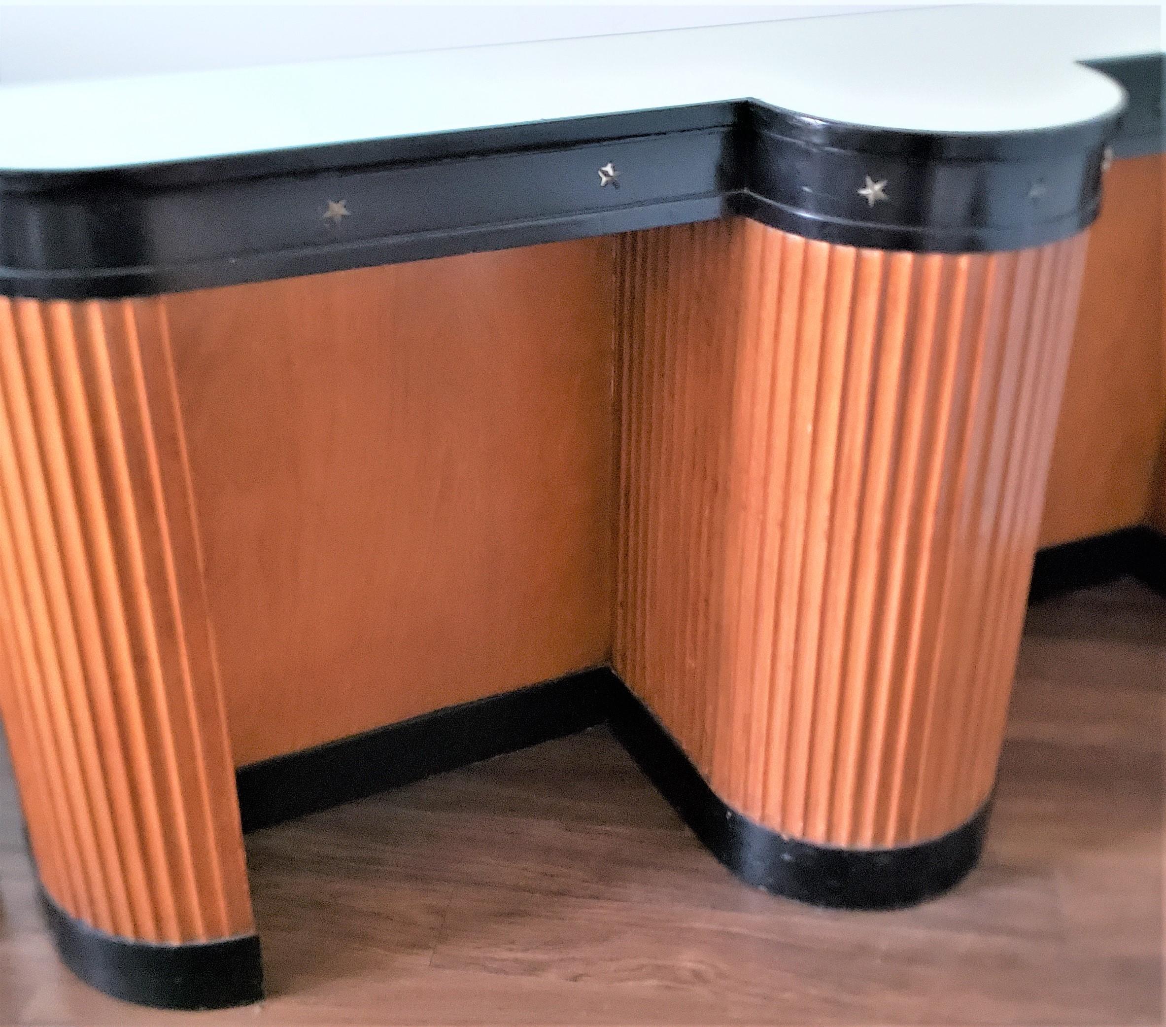 Coppia di tavolini o stand a colonna in stile Art Deco con piani a specchio in vendita 4