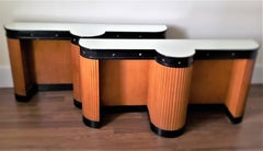 Pareja de Consolas o Soportes Art Decó con Columnas y Tapas de Espejo