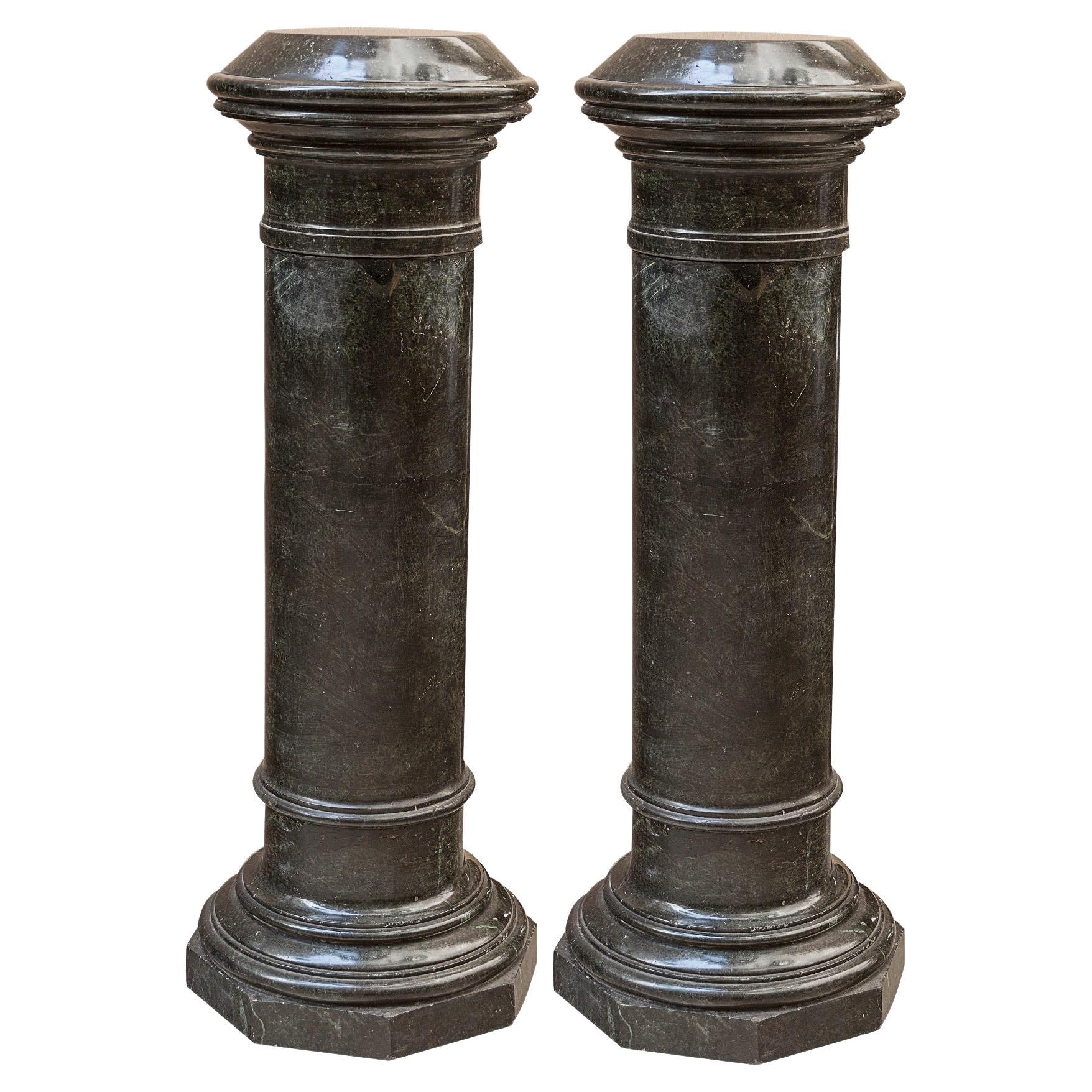 Pair of Art Deco Columns in marble, 1930, French For Sale