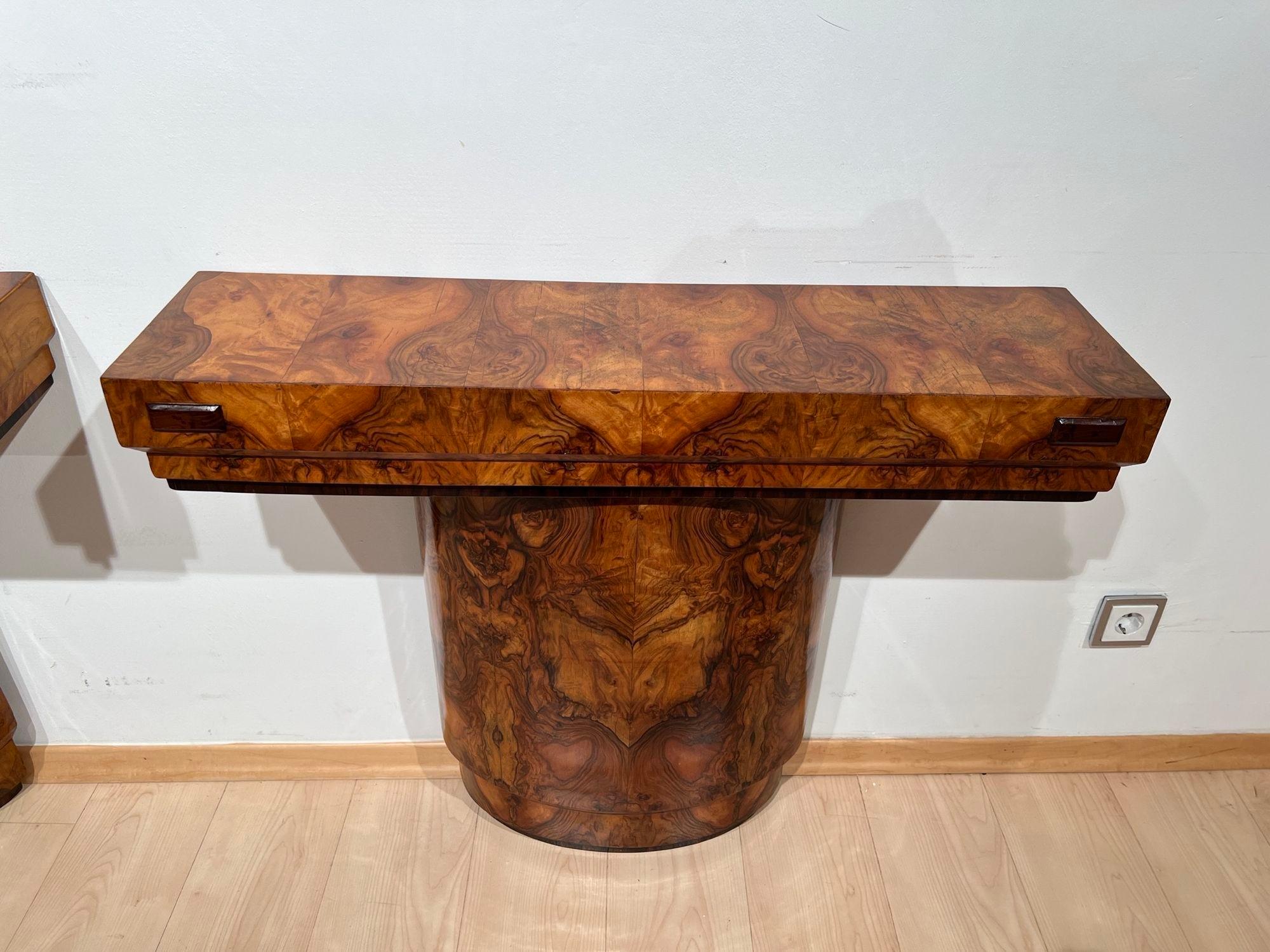 Pair of Art Deco Console Tables, Walnut Veneer and Macassar, France circa 1930 For Sale 8