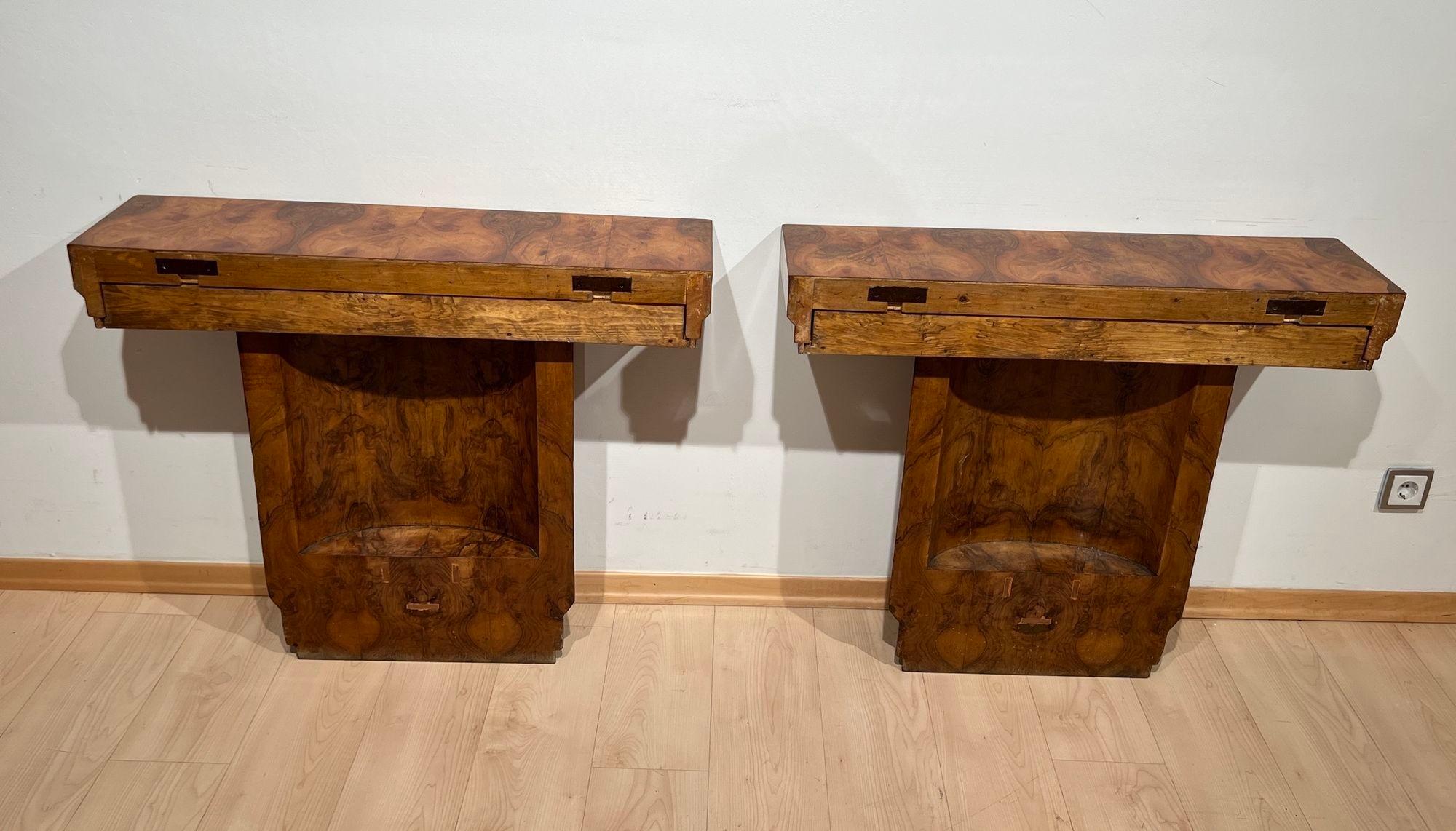 Paire de tables console Art Déco, placage de noyer et macassar, France circa 1930 en vente 11