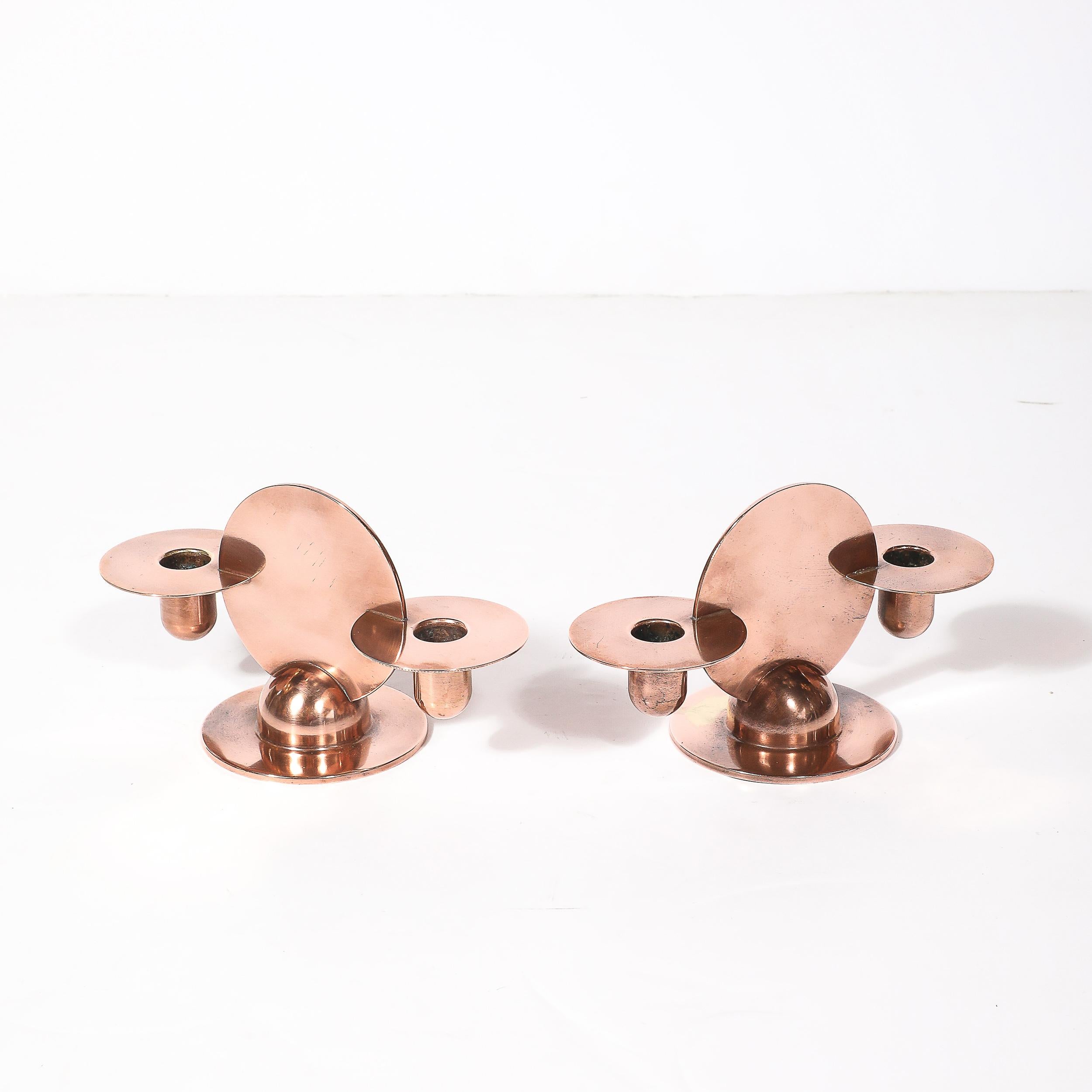 Paar Art-Deco-Kupfer-Kerzenhalter von Walter Von Nessen signiert Chase (Mitte des 20. Jahrhunderts) im Angebot