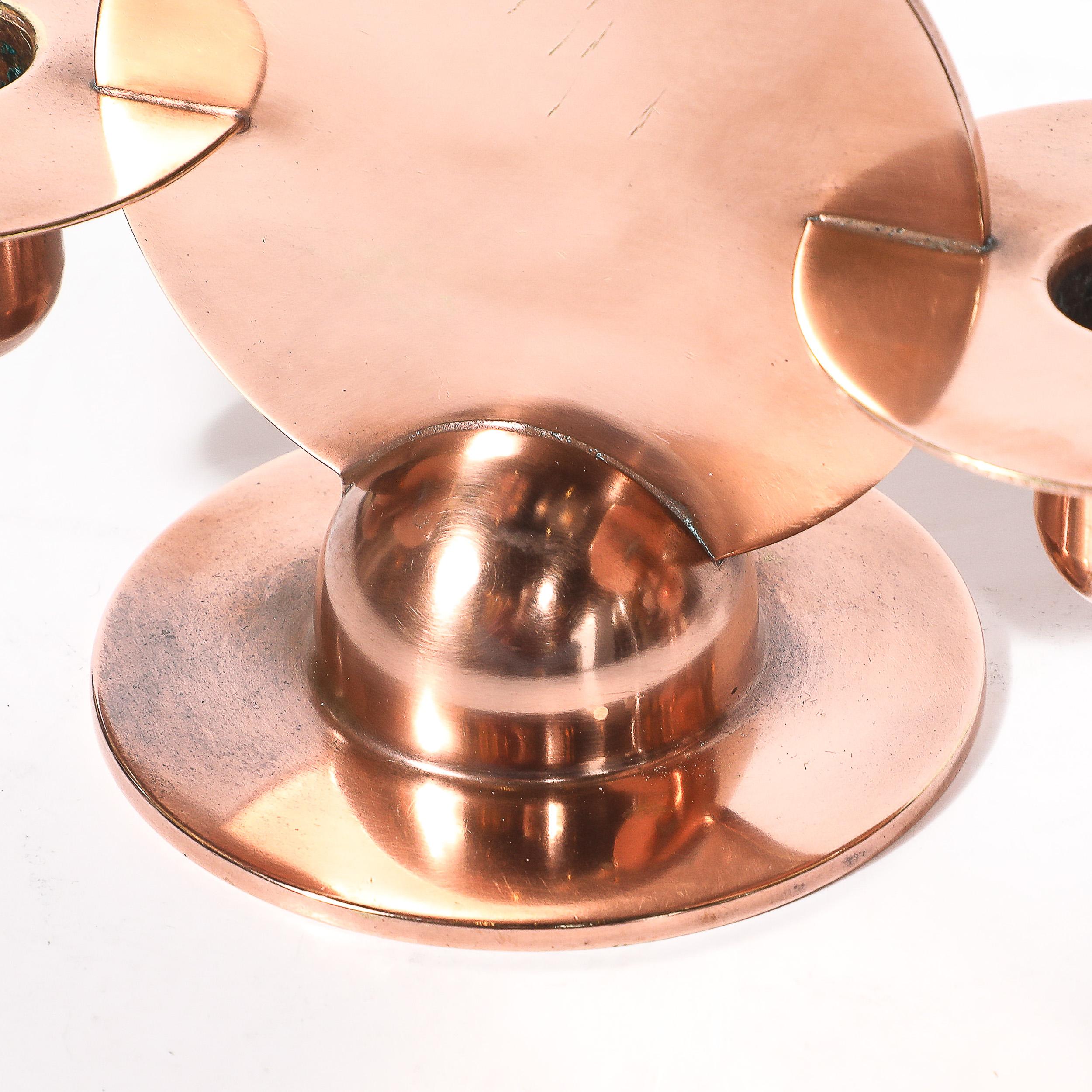 Paar Art-Deco-Kupfer-Kerzenhalter von Walter Von Nessen signiert Chase im Angebot 3