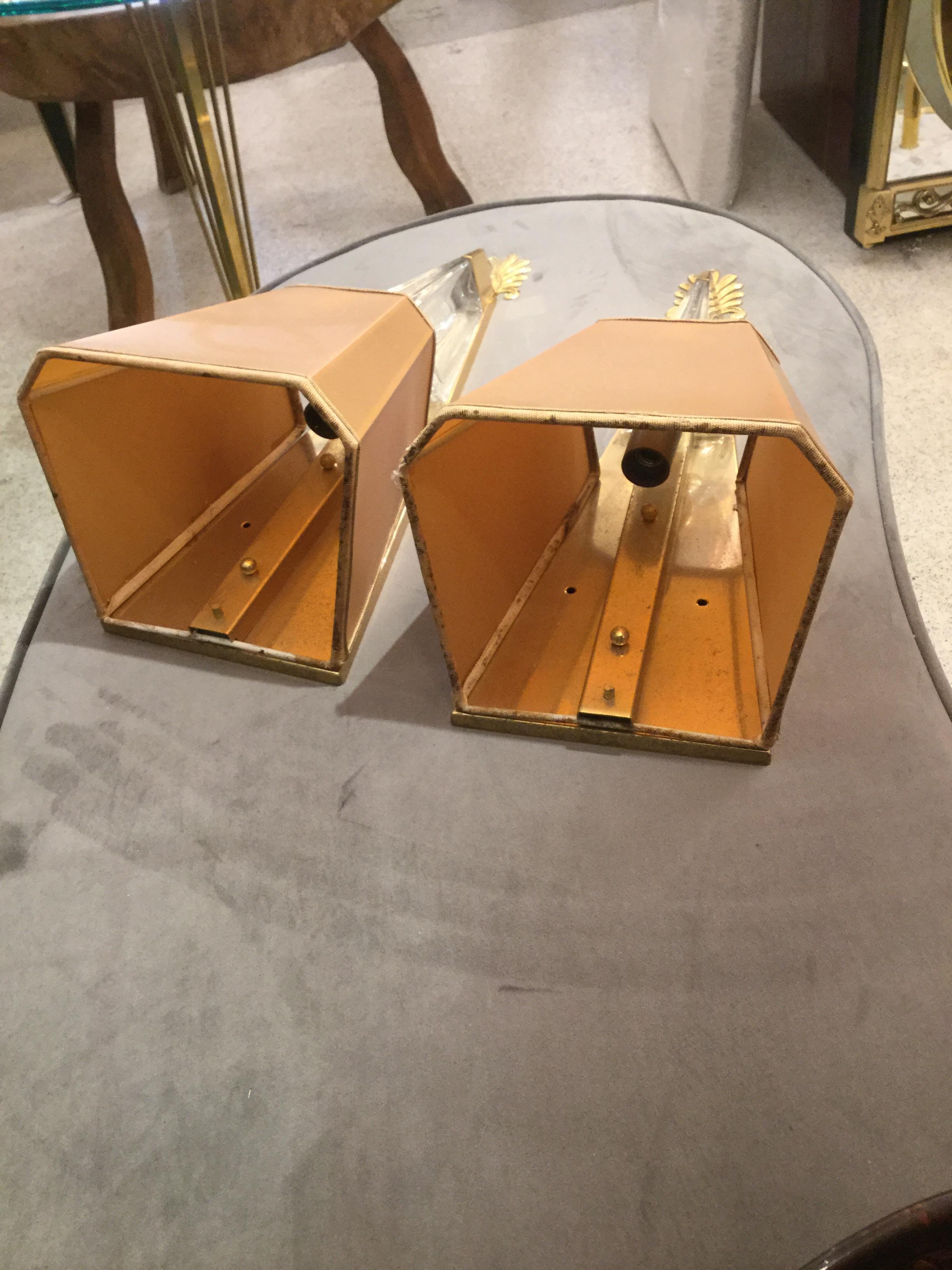 Pair of Art Deco Crystal and Gilt-Metal Sconces In Good Condition For Sale In London, GB