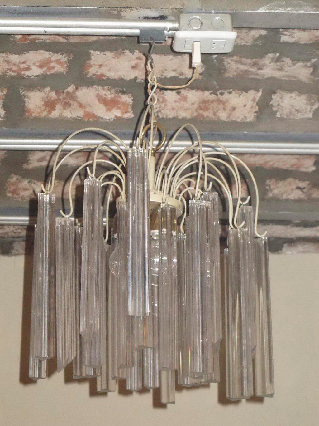 Style: Art Deco.
Year: 1935.
Material: bronze, iron, crystal.
For your safety and that of your property, all our lighting have new electric cables. We always think of our customers.
If you have any questions we are at your disposal.
We have