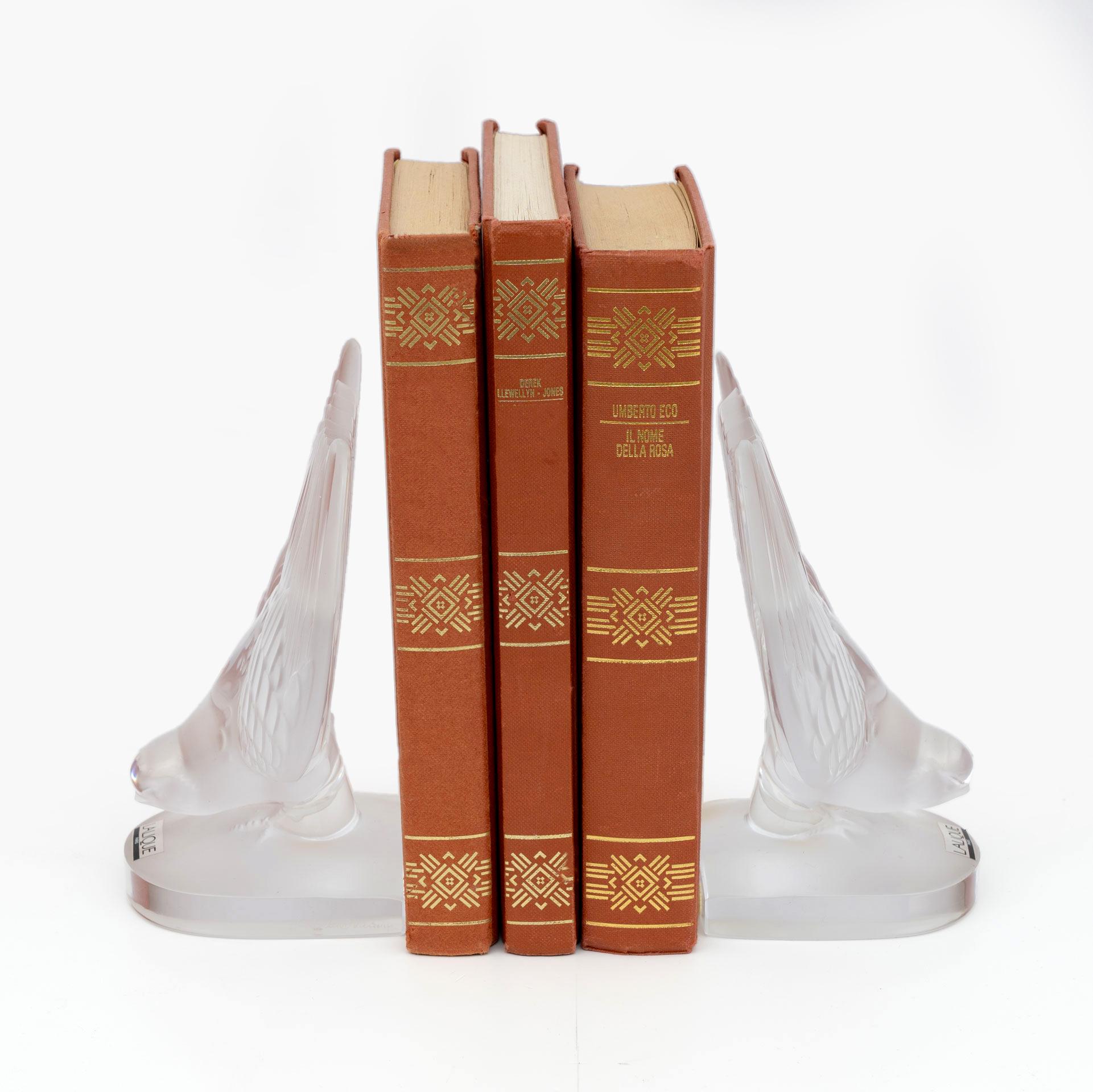 Late 20th Century Pair of Art Decò Crystal Swallows Bookends by Lalique 