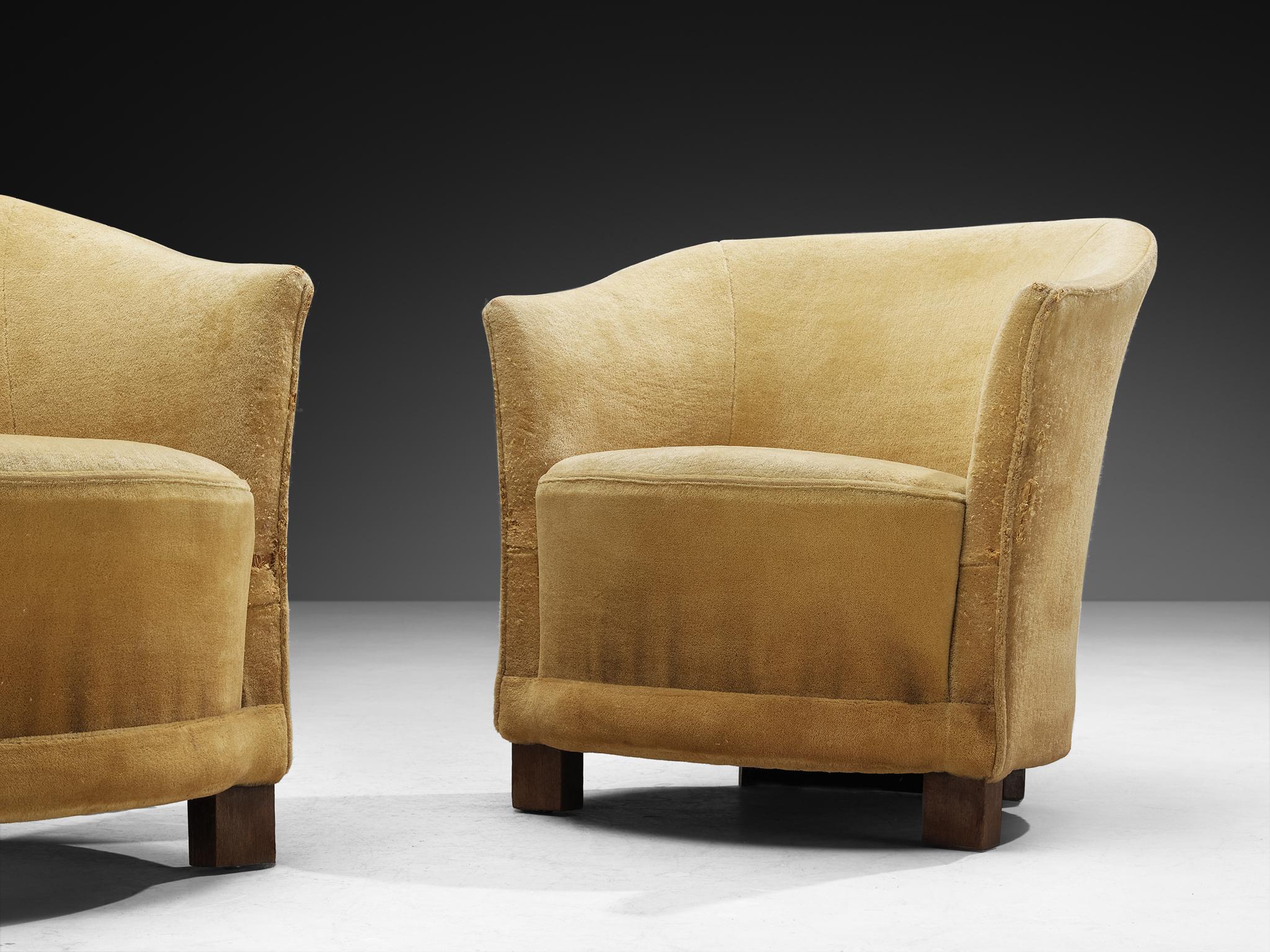 Pareja de sillones curvados Art Decó en tela beige camel en Bueno estado para la venta en Waalwijk, NL