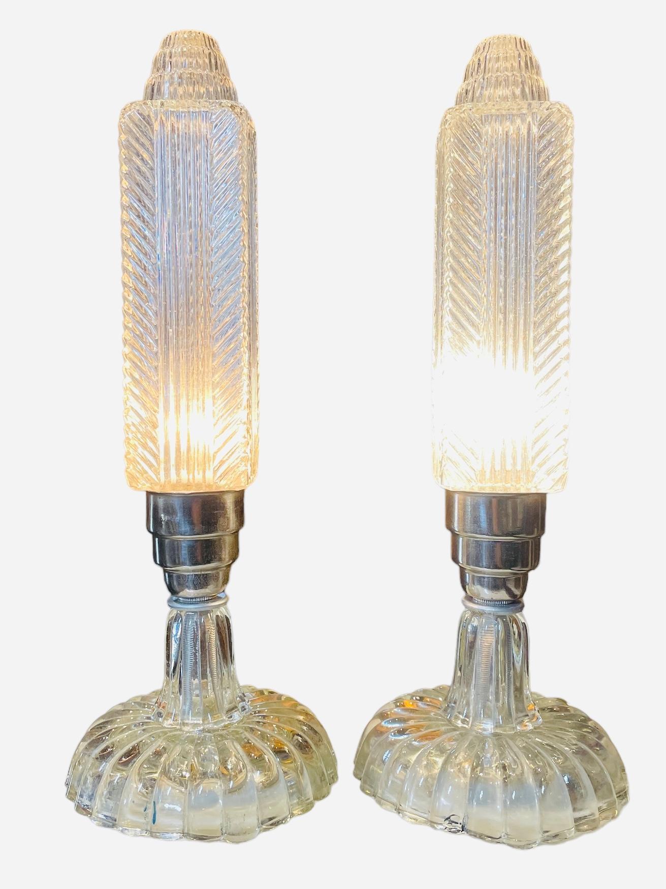 Paire de lampes de table Art déco en cristal taillé en vente 3