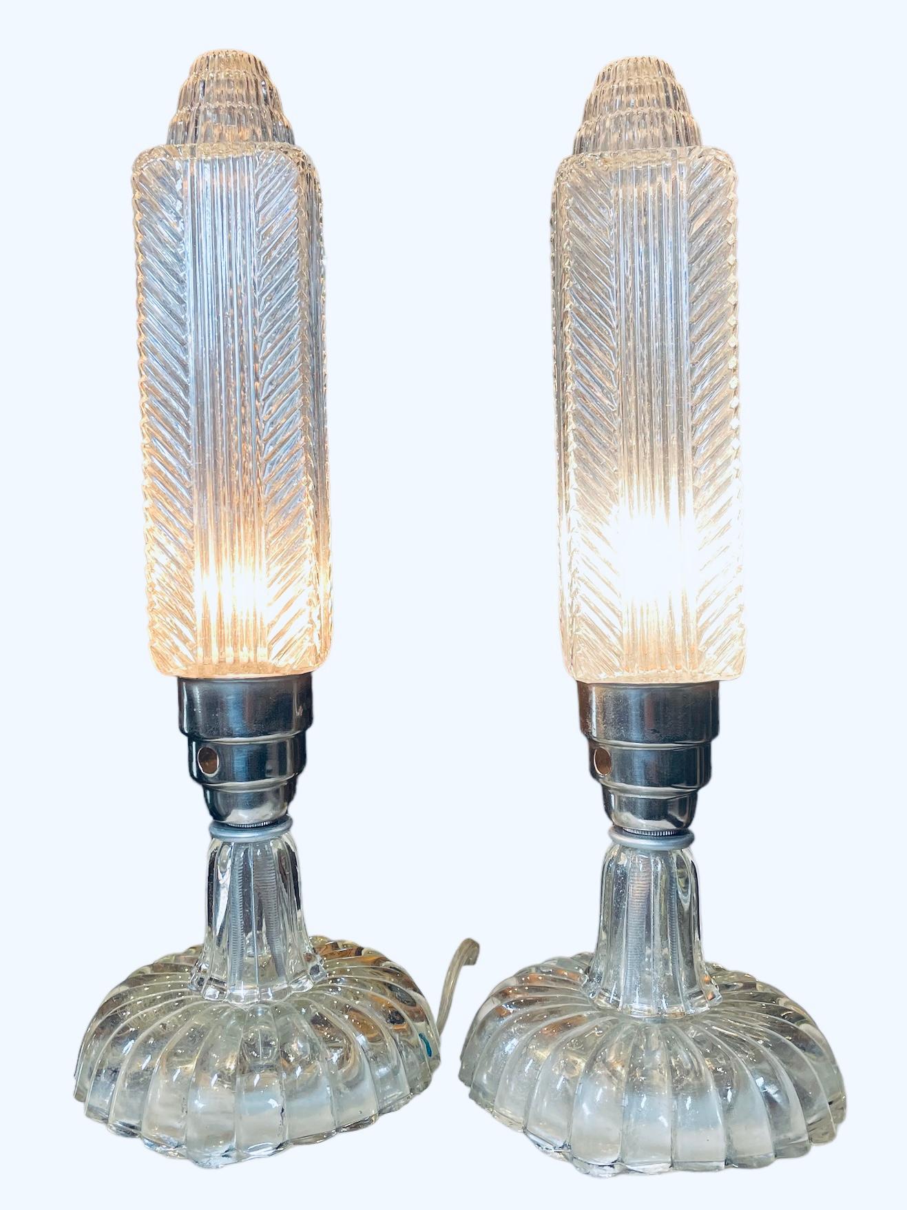 Paire de lampes de table Art déco en cristal taillé en vente 4