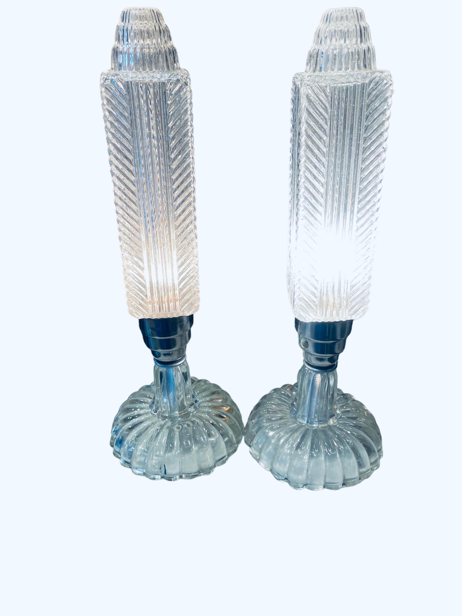 Paire de lampes de table Art déco en cristal taillé en vente 8