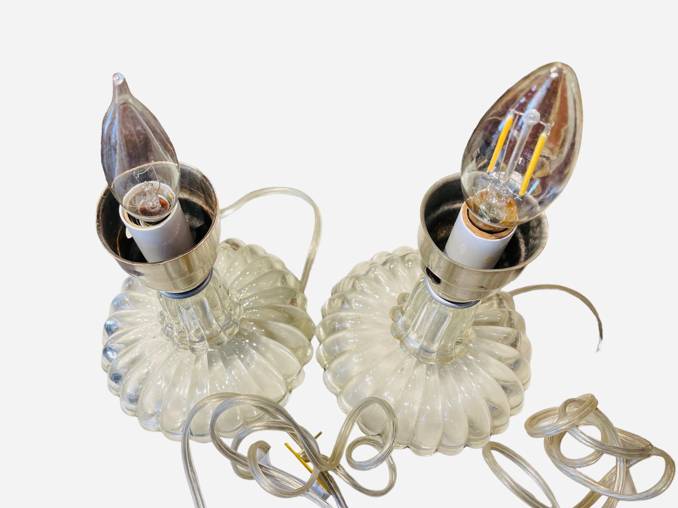 Paire de lampes de table Art déco en cristal taillé en vente 10