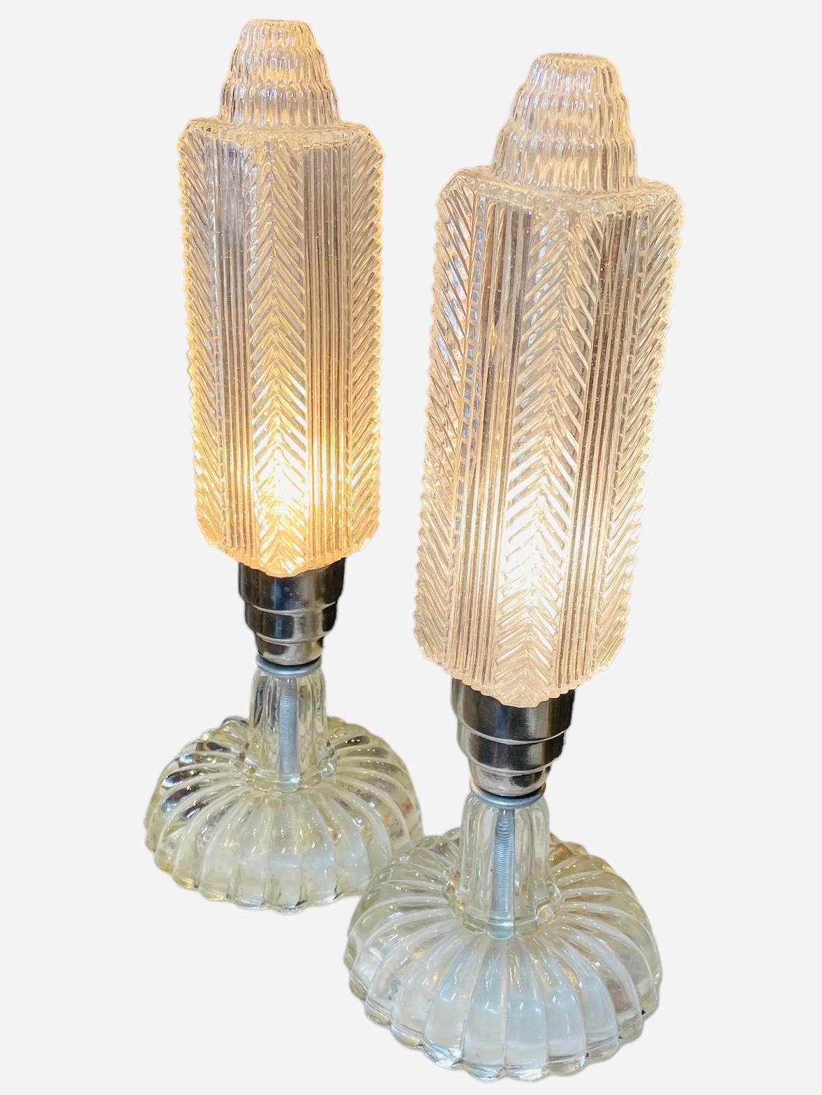 Paire de lampes de table Art déco en cristal taillé en vente 2